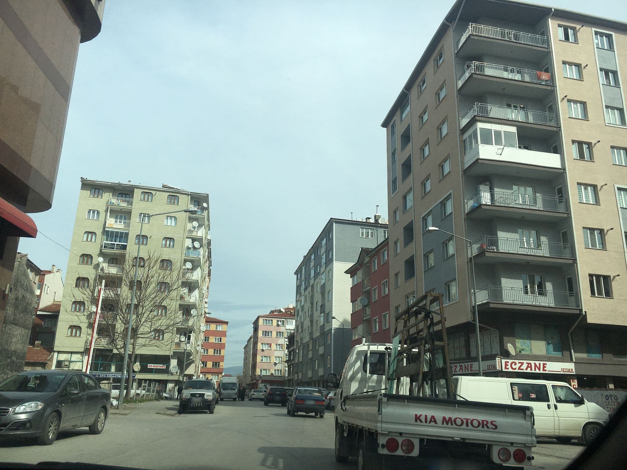 Street view near Saffron Hotel, Eskişehir — © semi (CC BY-SA · Mapillary)