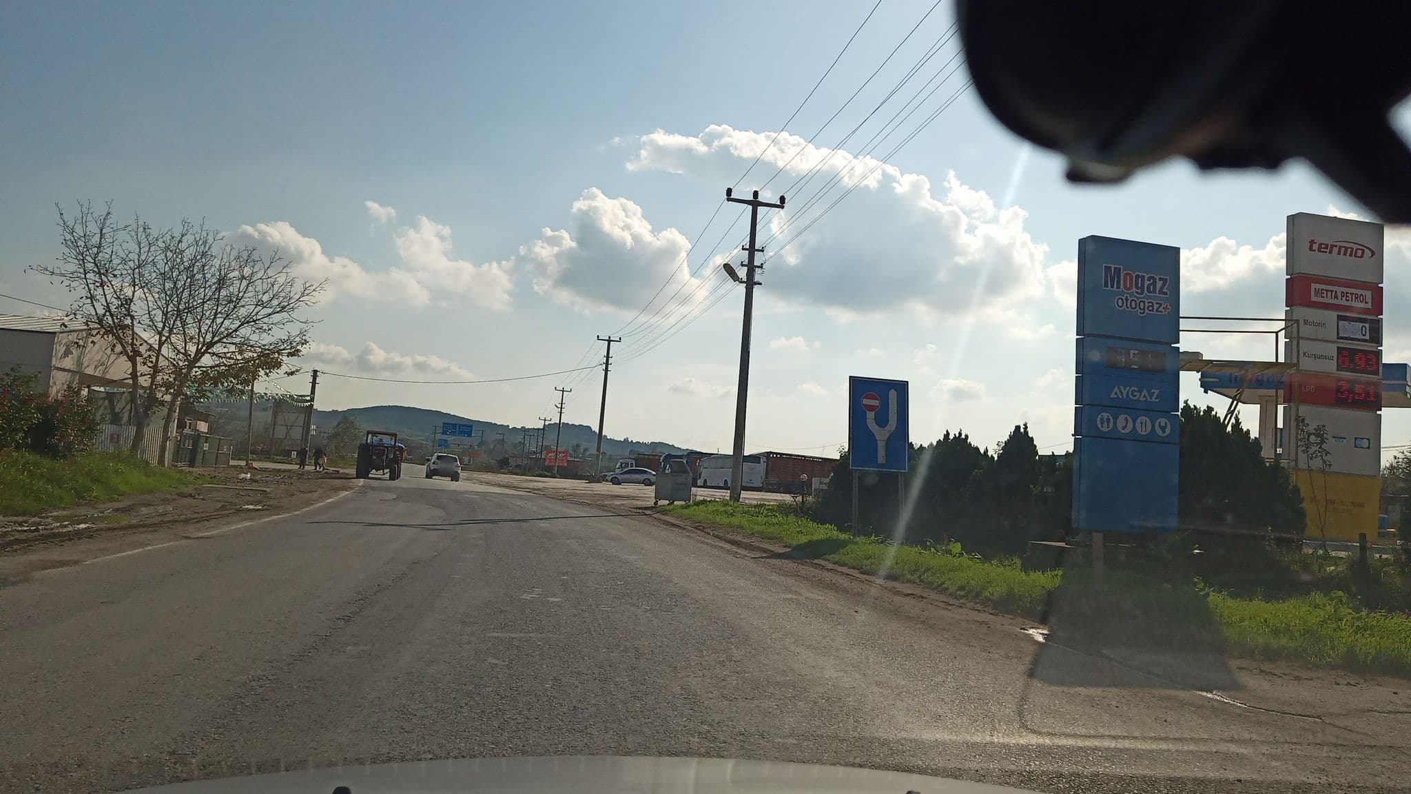 Street view near Vedat Otel & Konaklama, Kaynarca — © boracasli (CC BY-SA · Mapillary)