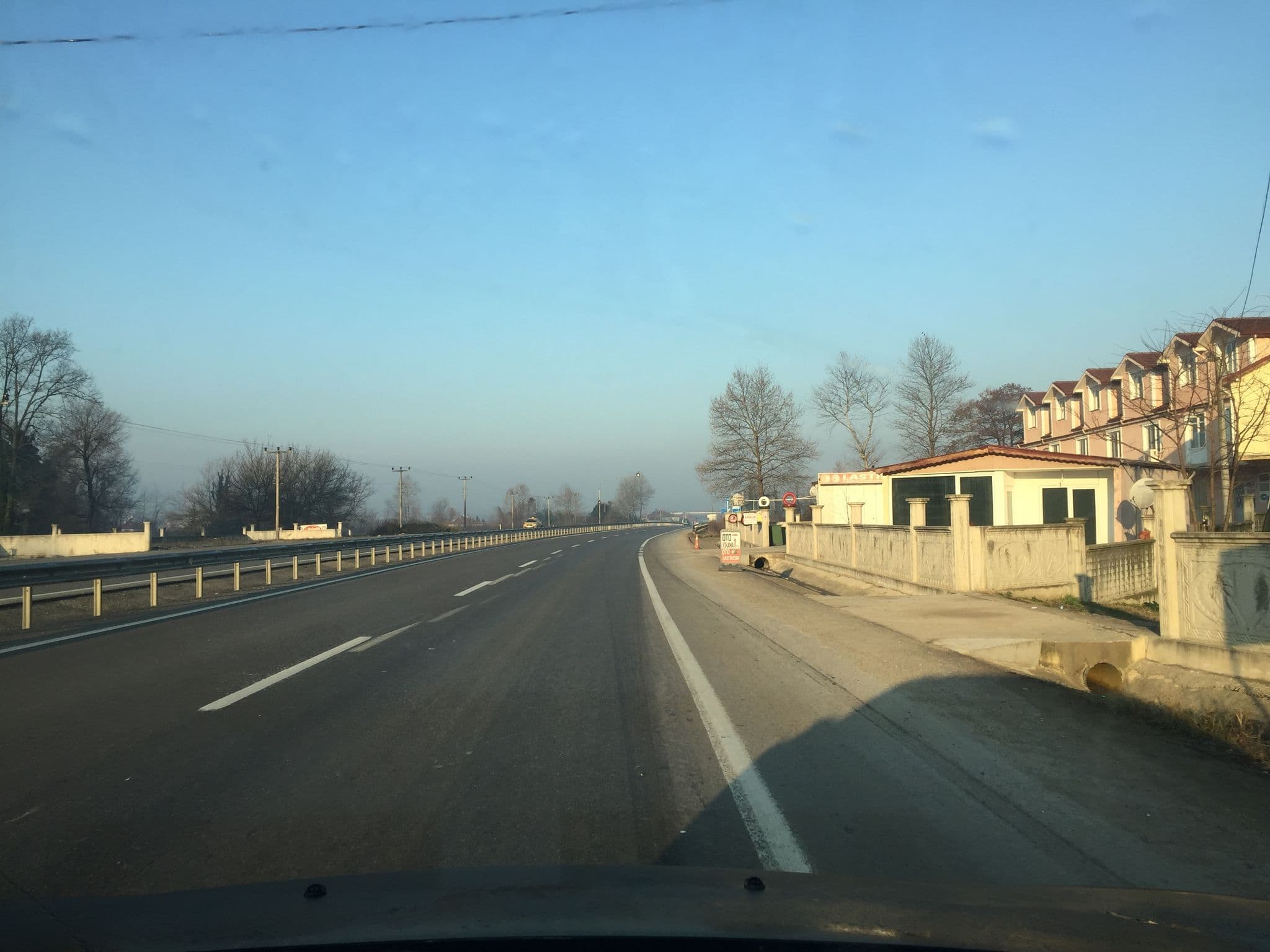 Street view near Borvo Termal Tatil Köyü, Akyazı — © sessiznotalar (CC BY-SA · Mapillary)