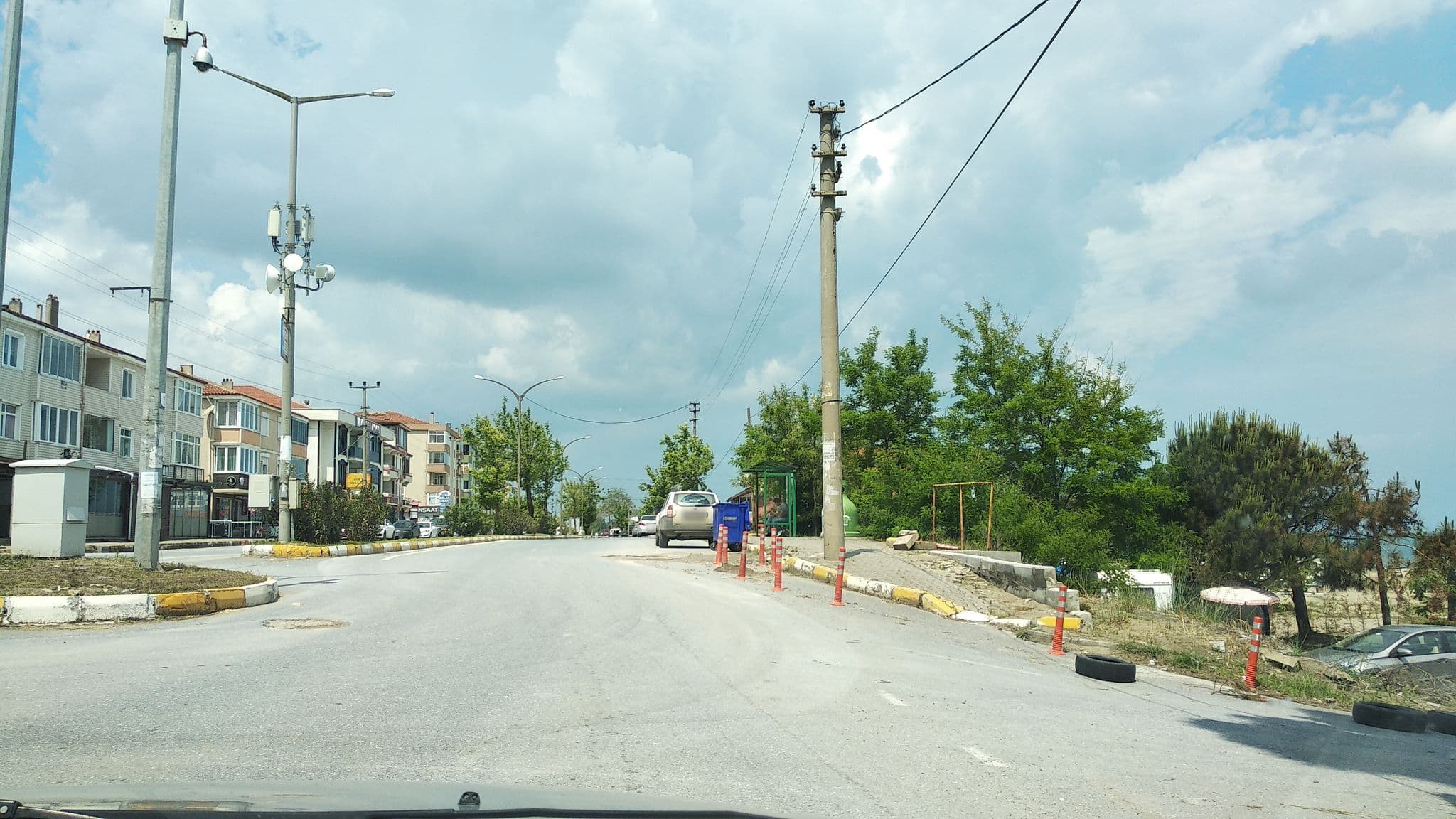 Street view near ŞERMAN AİLE PANSİYONU, Karasu — © boracasli (CC BY-SA · Mapillary)