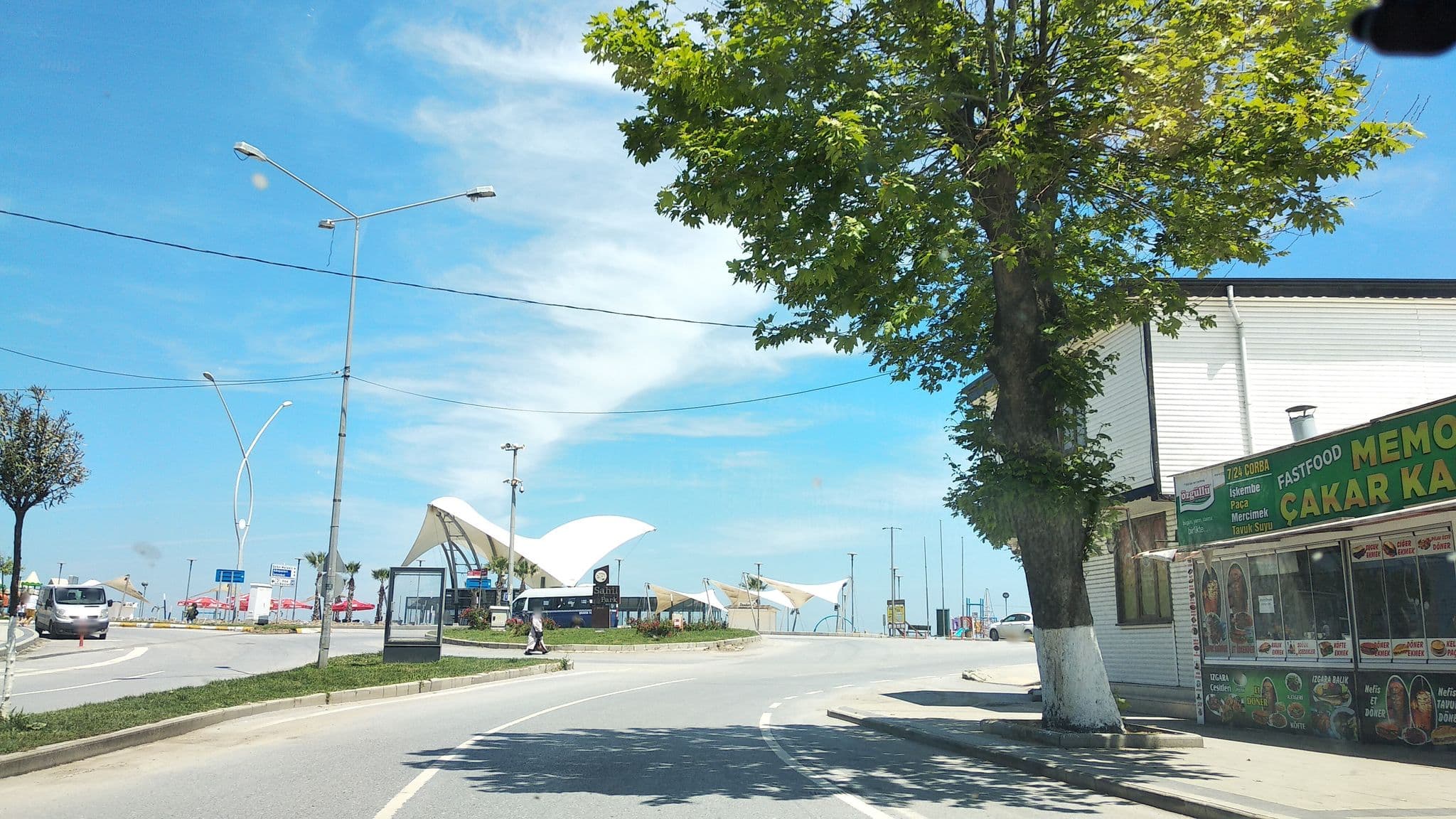 Street view near Topaloğlu Aile Pansiyon, Karasu — © boracasli (CC BY-SA · Mapillary)