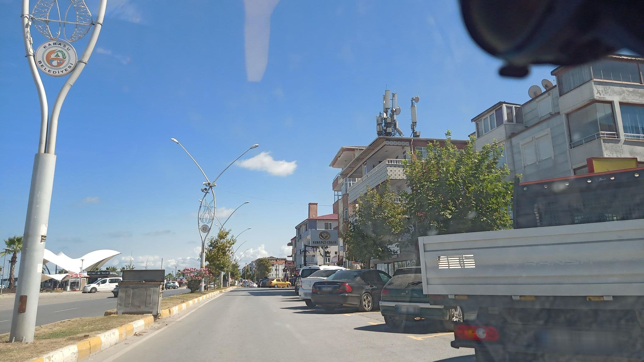 Street view near Vizyon Resort Otel, Karasu — © boracasli (CC BY-SA · Mapillary)