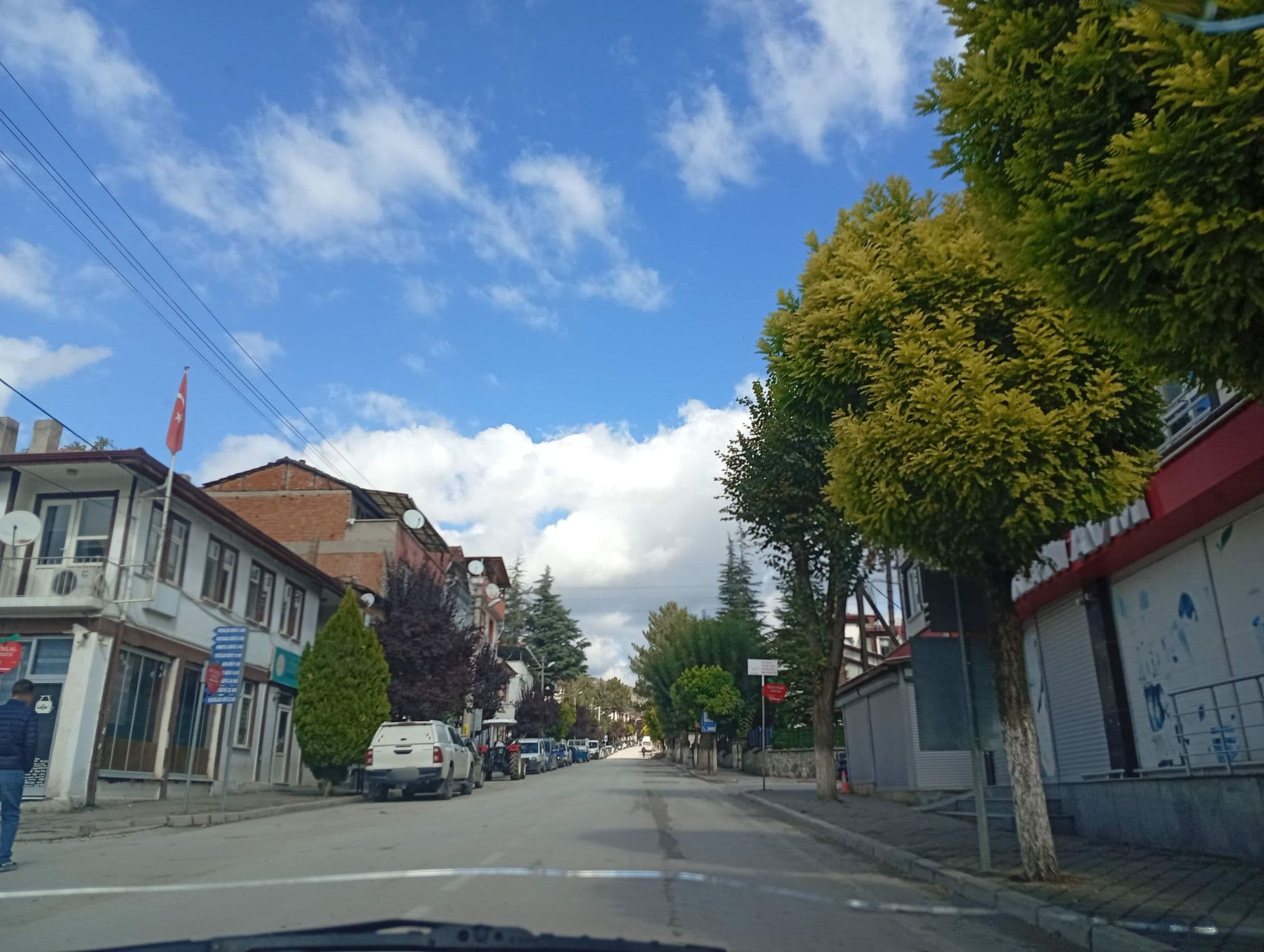 Street view near Seben Öğretmenevi, Seben — © boracasli (CC BY-SA · Mapillary)