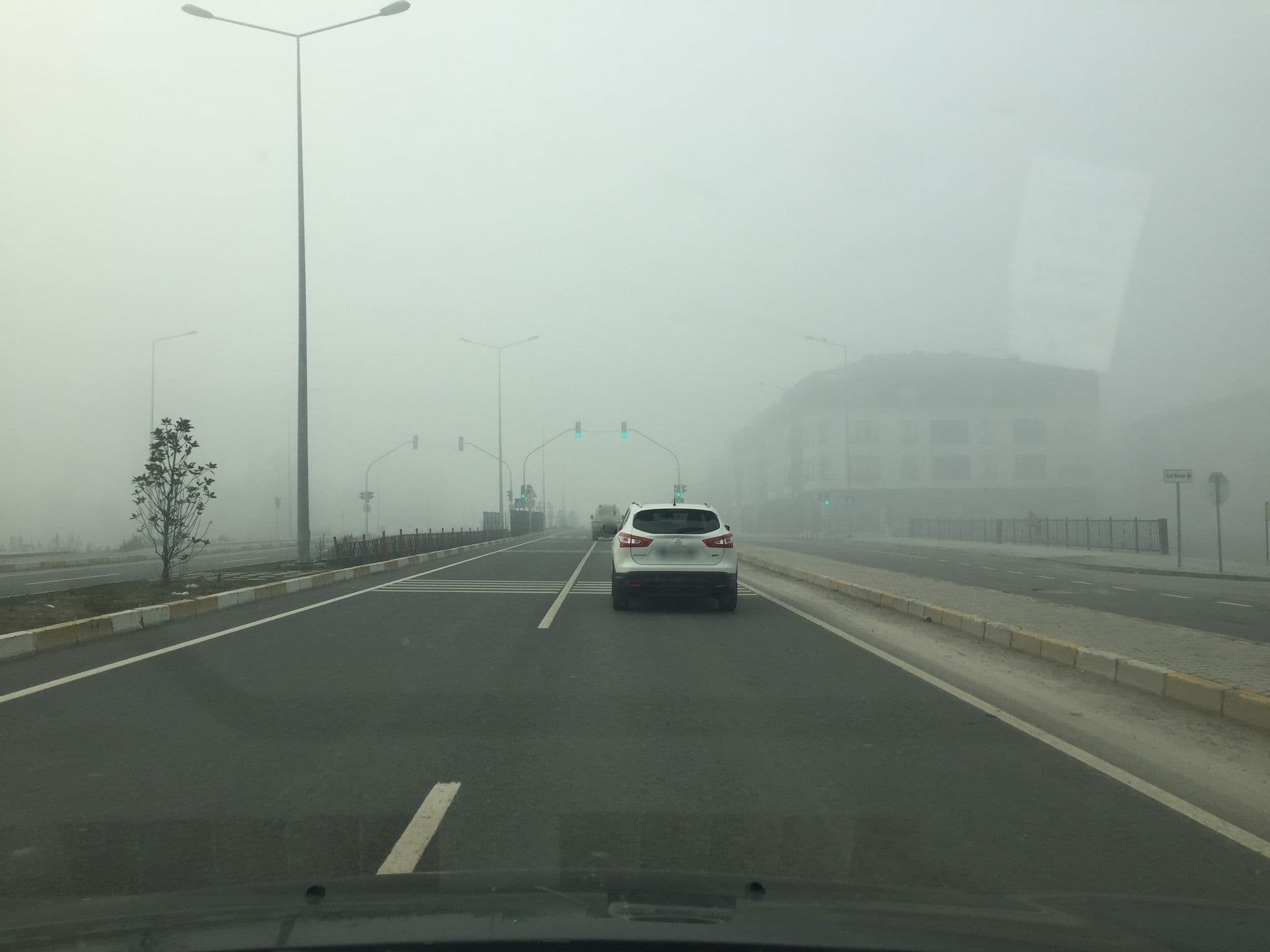 Street view near GÖSTERİŞLİ İNŞ. VE İNŞ. MLZ. TURZ. OTL. SAN. TİC. LTD. ŞTİ., Düzce — © sessiznotalar (CC BY-SA · Mapillary)