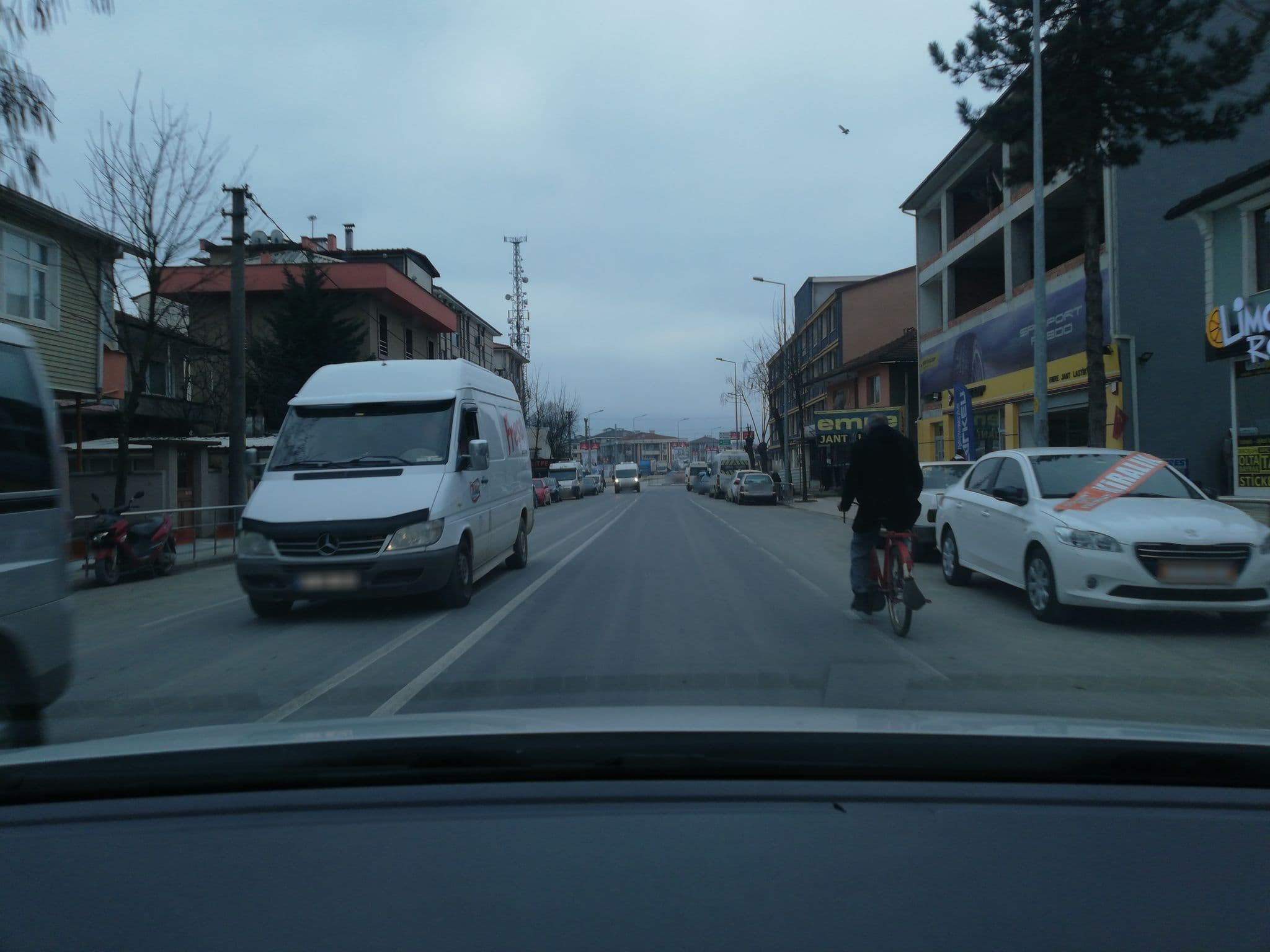 Street view near Ege Üniversitesi lojmanları, Düzce — © sefaonur (CC BY-SA · Mapillary)