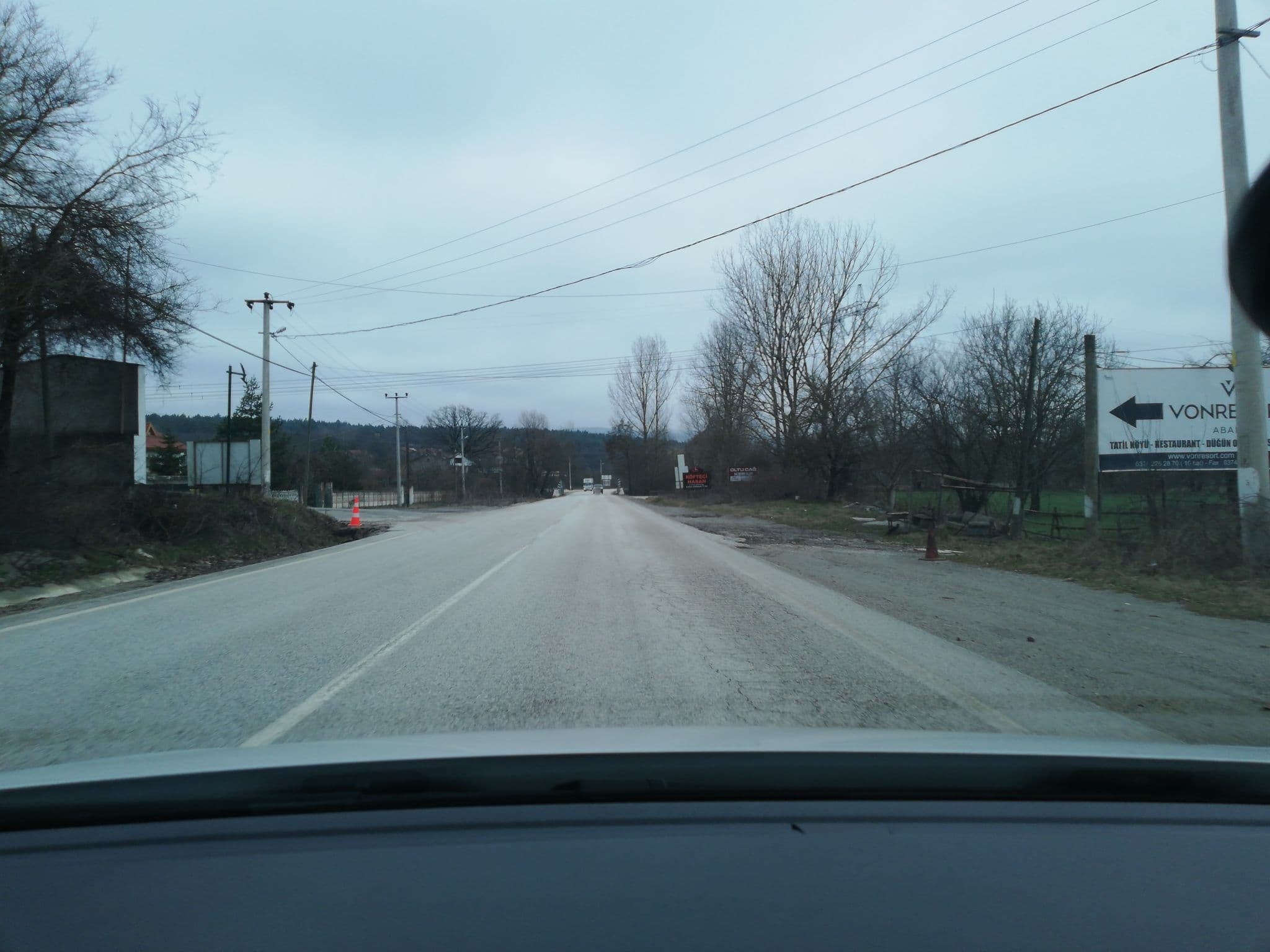 Street view near Abant Pelit Restaurant-Bungalow, Gölköy — © sefaonur (CC BY-SA · Mapillary)