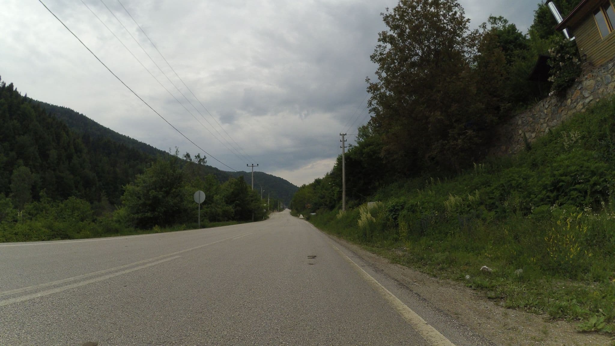 Street view near Abant Yayla Pansiyon, Gölköy — © cakirgoz (CC BY-SA · Mapillary)