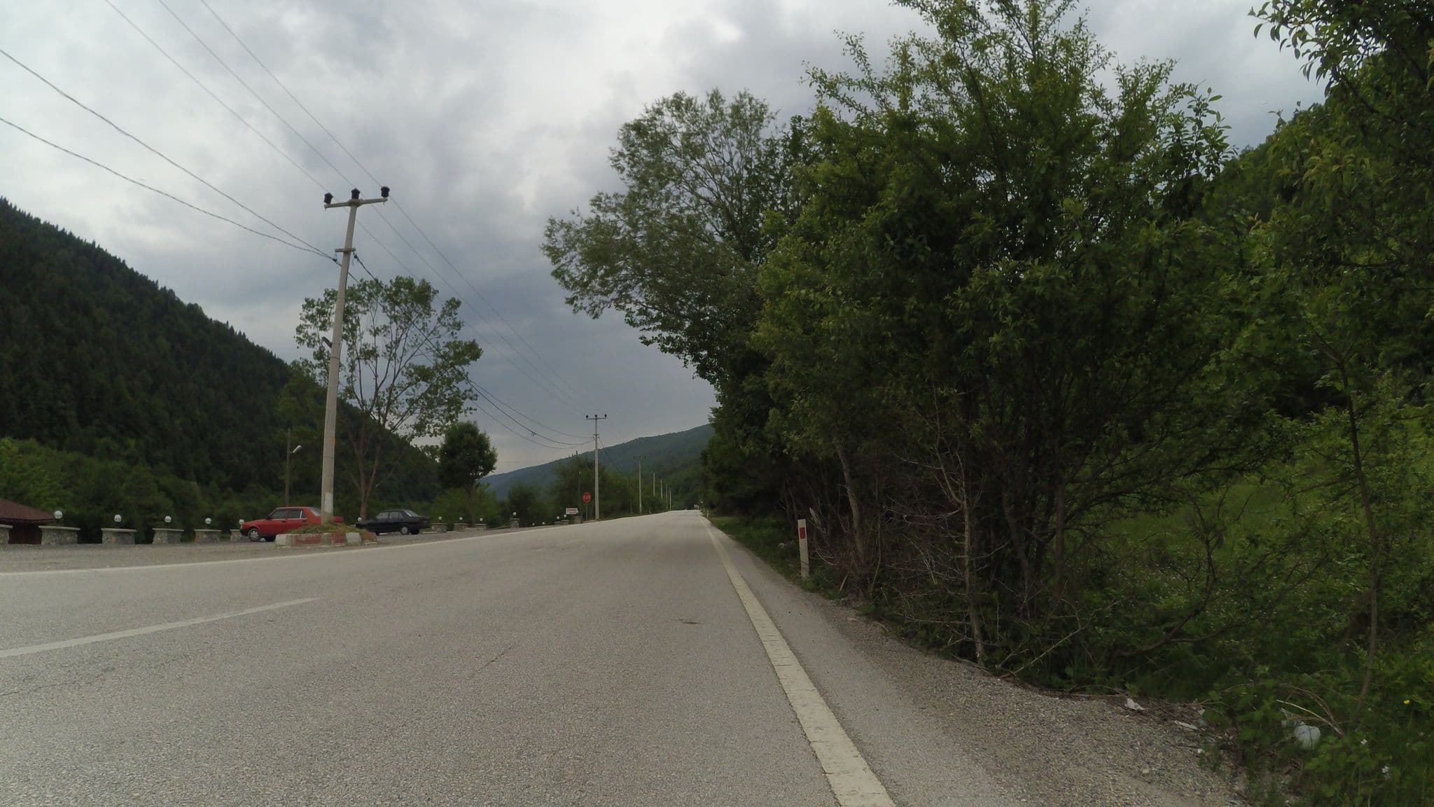 Street view near Abant Şömines Otel, Gölköy — © cakirgoz (CC BY-SA · Mapillary)