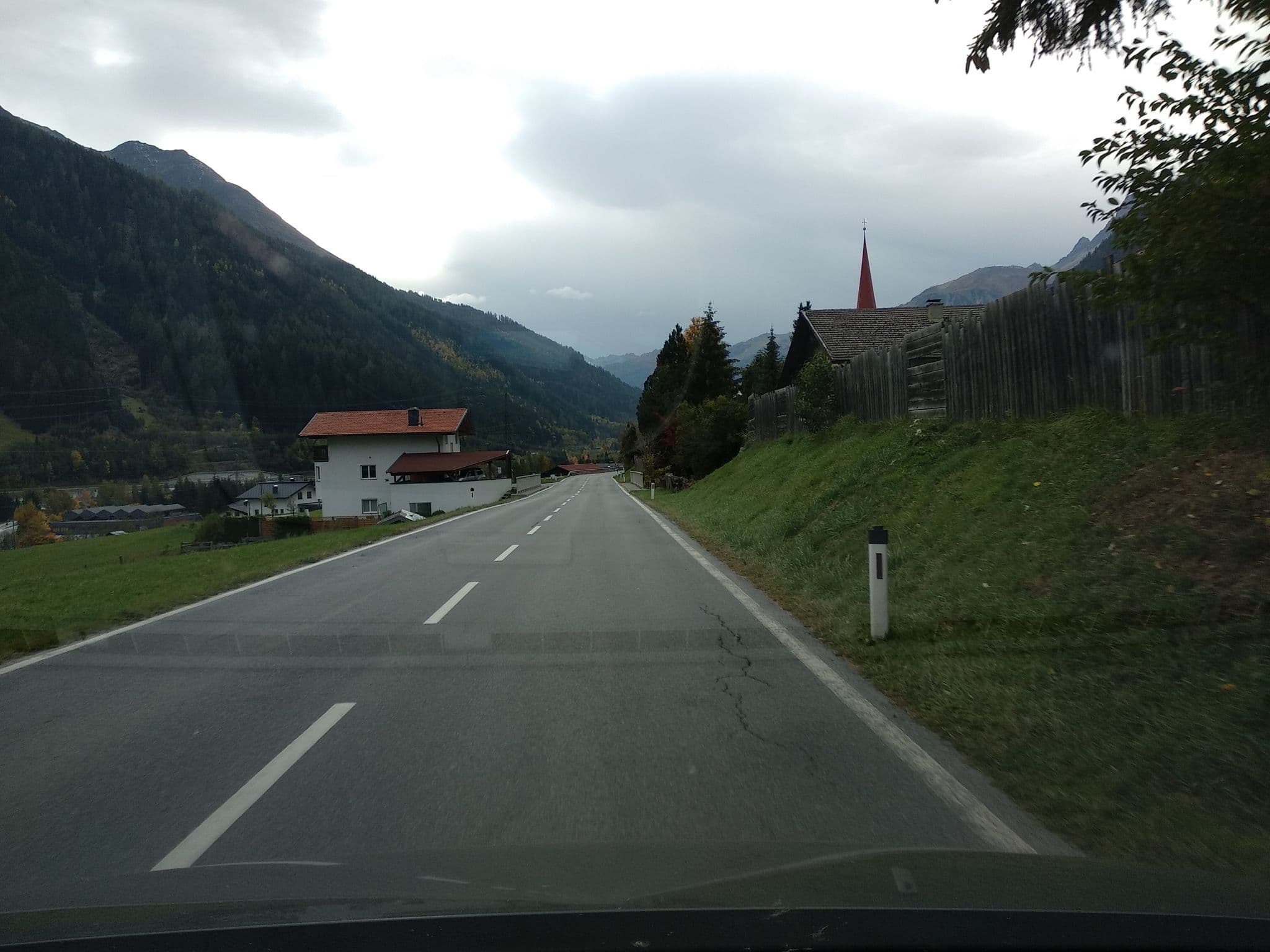 Street view near Haus Triumph, Pettneu