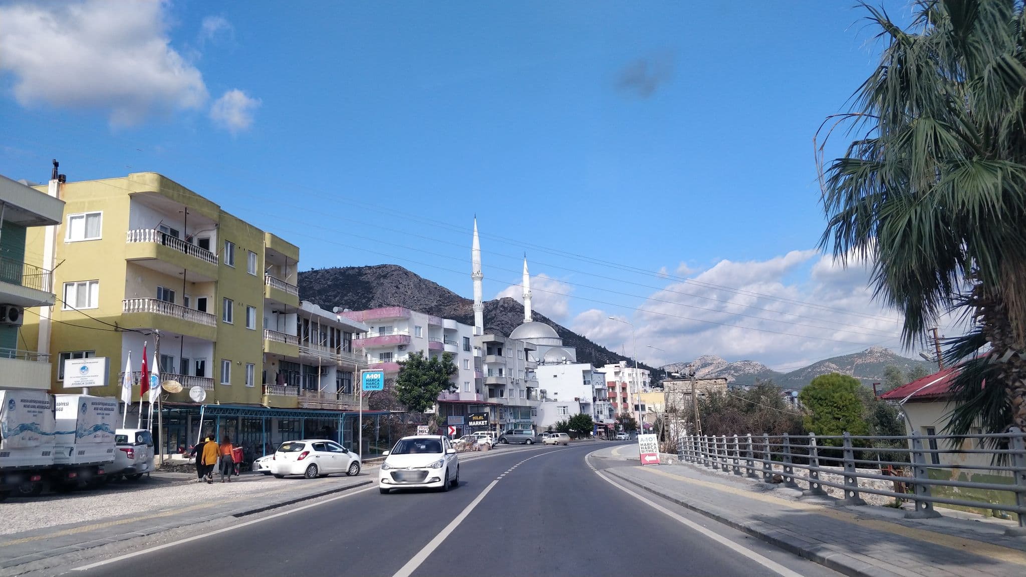 Street view near Merkez Mahallesi, Aydıncık — © kasar (CC BY-SA · Mapillary)