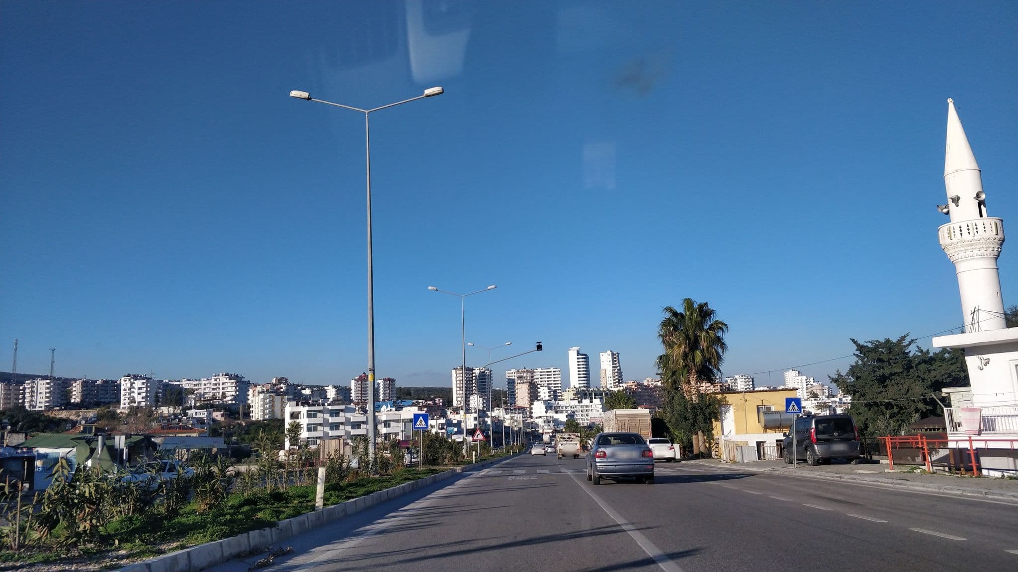 Street view near Yüksel Motel, Kızkalesi — © kasar (CC BY-SA · Mapillary)