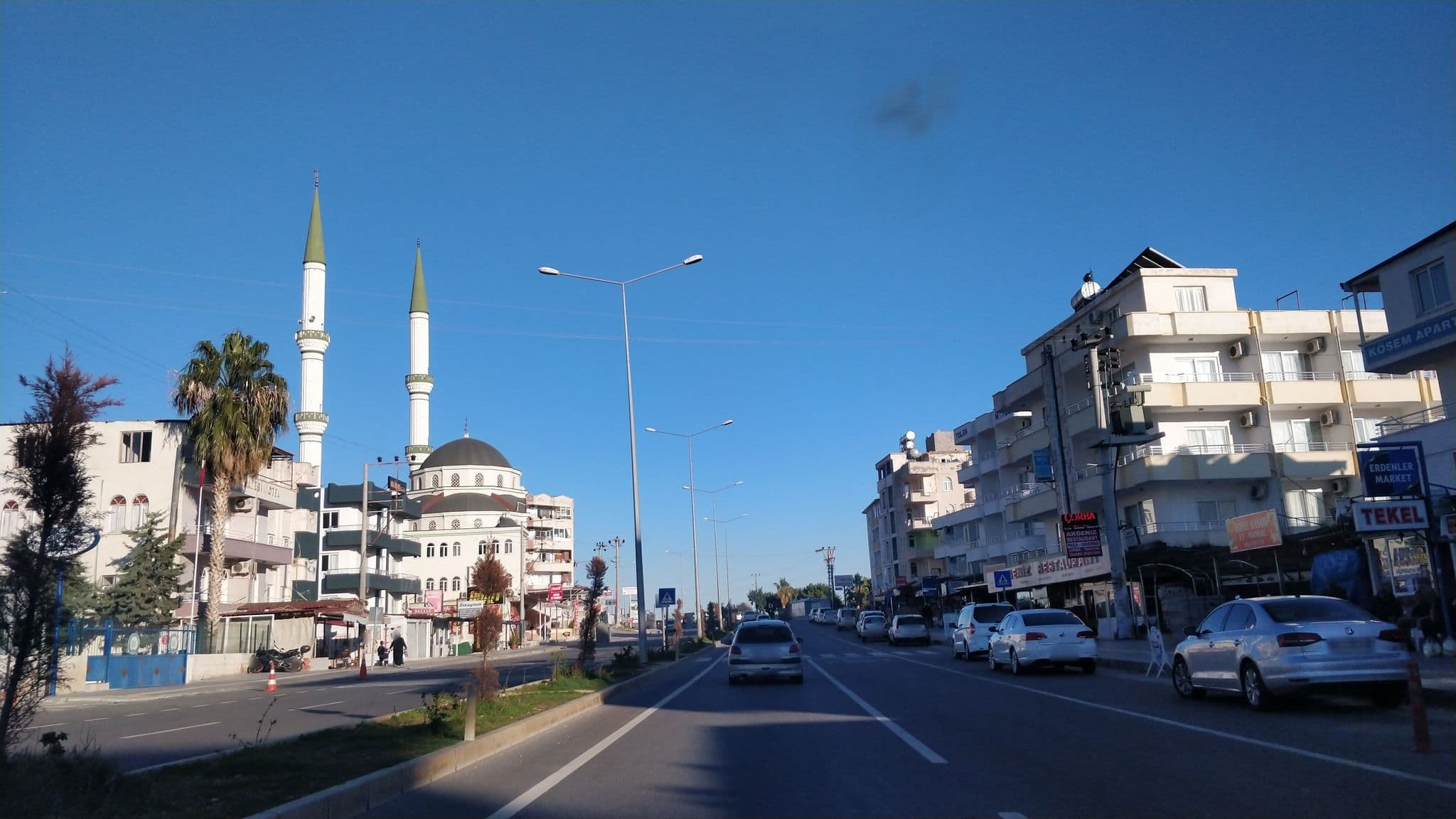 Street view near Güneş Apart, Kızkalesi — © kasar (CC BY-SA · Mapillary)