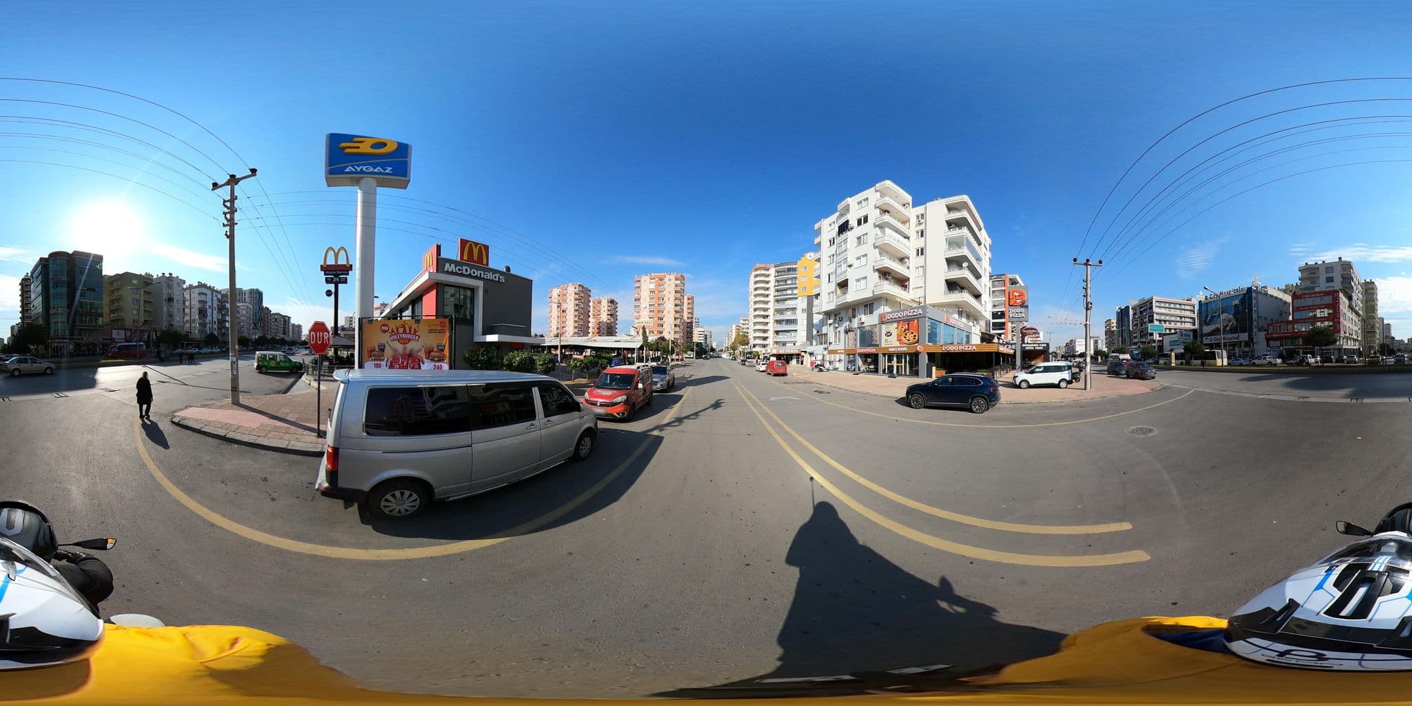 Street view near Pelin home 👩‍👩‍👧, Bozön — © PalmCity (CC BY-SA · Mapillary)