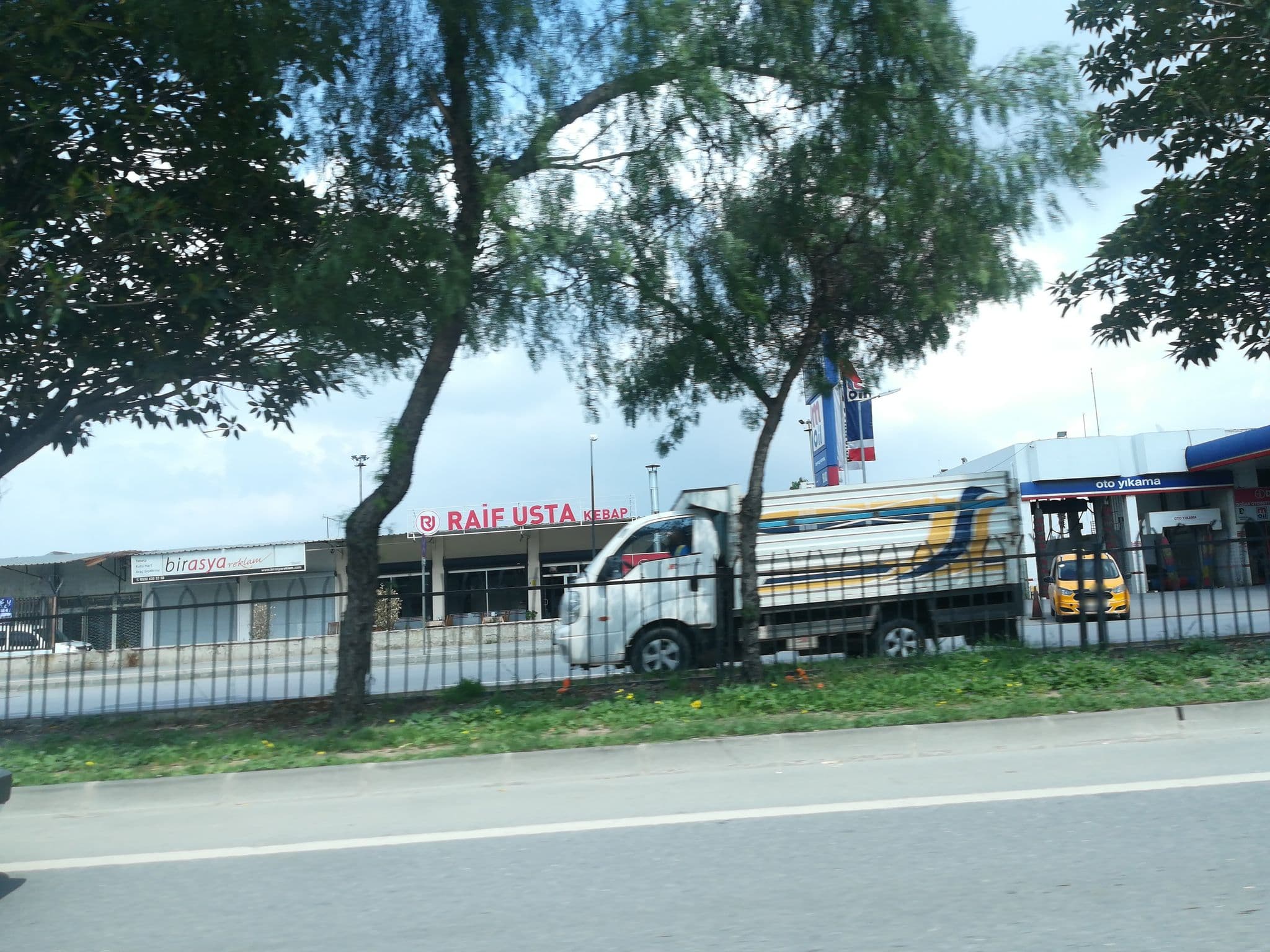 Street view near lier adana otel, Sarıhamzalı — © samil (CC BY-SA · Mapillary)