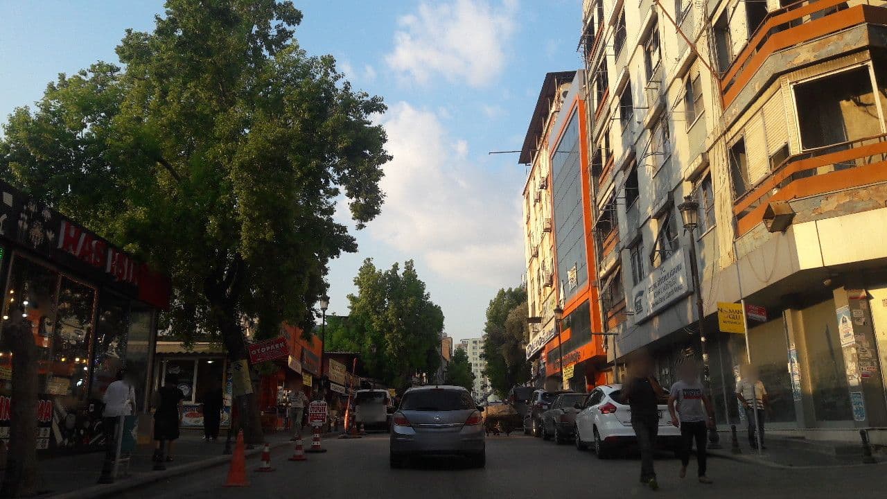 Street view near Adana HiltonSA Adana Toplanti Salonu, Adana — © harunuz (CC BY-SA · Mapillary)