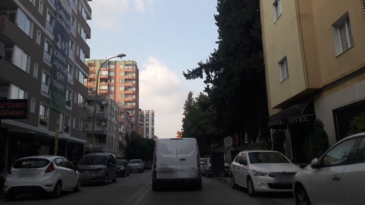 Street view near Centrum Otel, Adana — © harunuz (CC BY-SA · Mapillary)