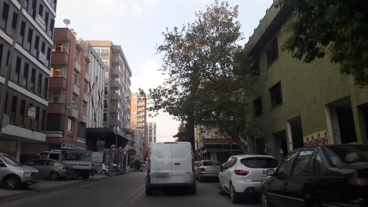 Street view near ABM GRUP Adana Sheraton Otel Projesi, Adana — © harunuz (CC BY-SA · Mapillary)