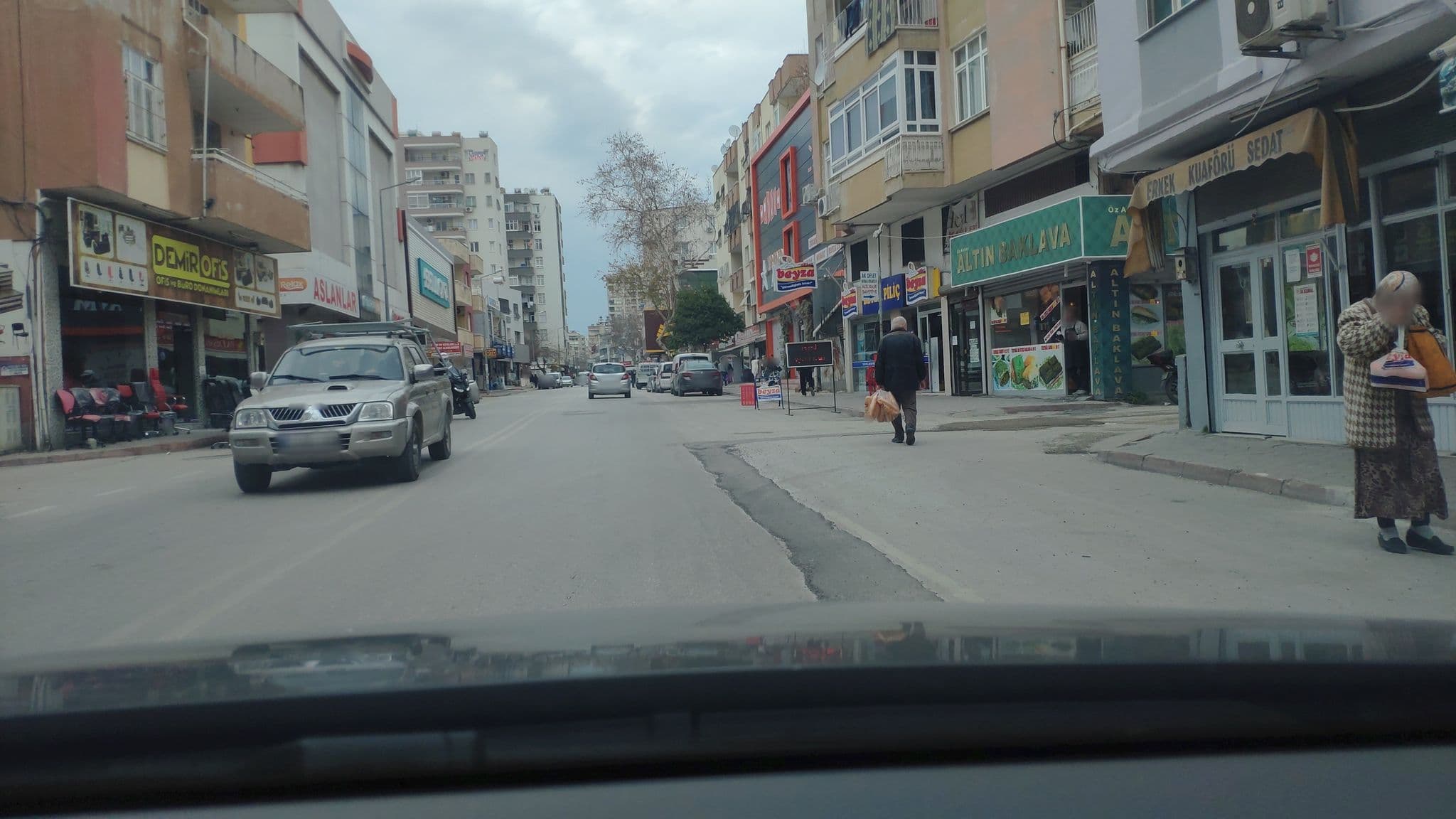 Street view near Grand Clover Suit Apart, Karslı — © csariaslan (CC BY-SA · Mapillary)