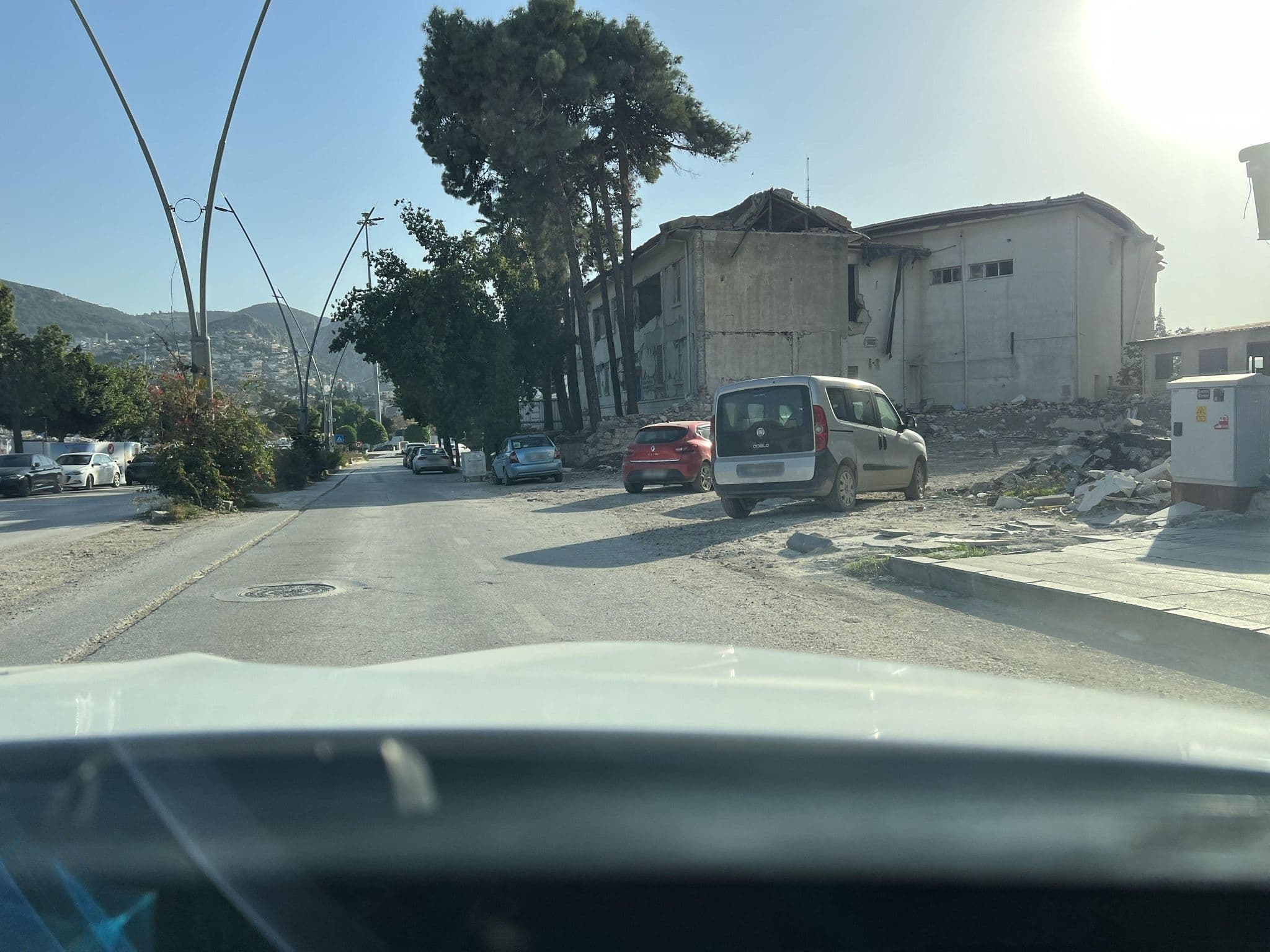 Street view near Büyük Antakya Oteli, Antakya — © Beritank (CC BY-SA · Mapillary)
