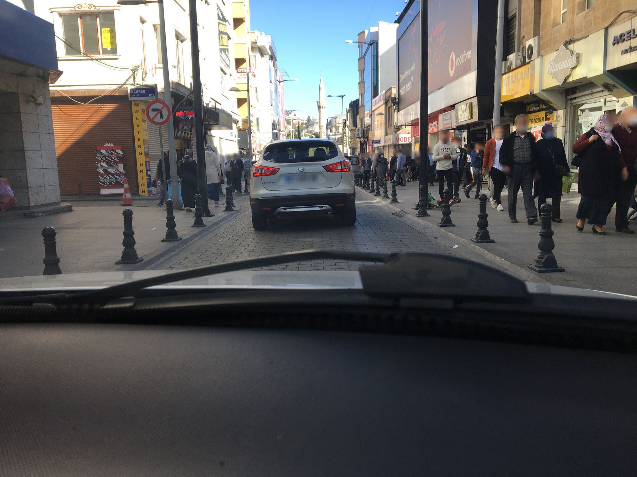 Street view near Taşhan Hotel, Gaziantep — © bayram44 (CC BY-SA · Mapillary)