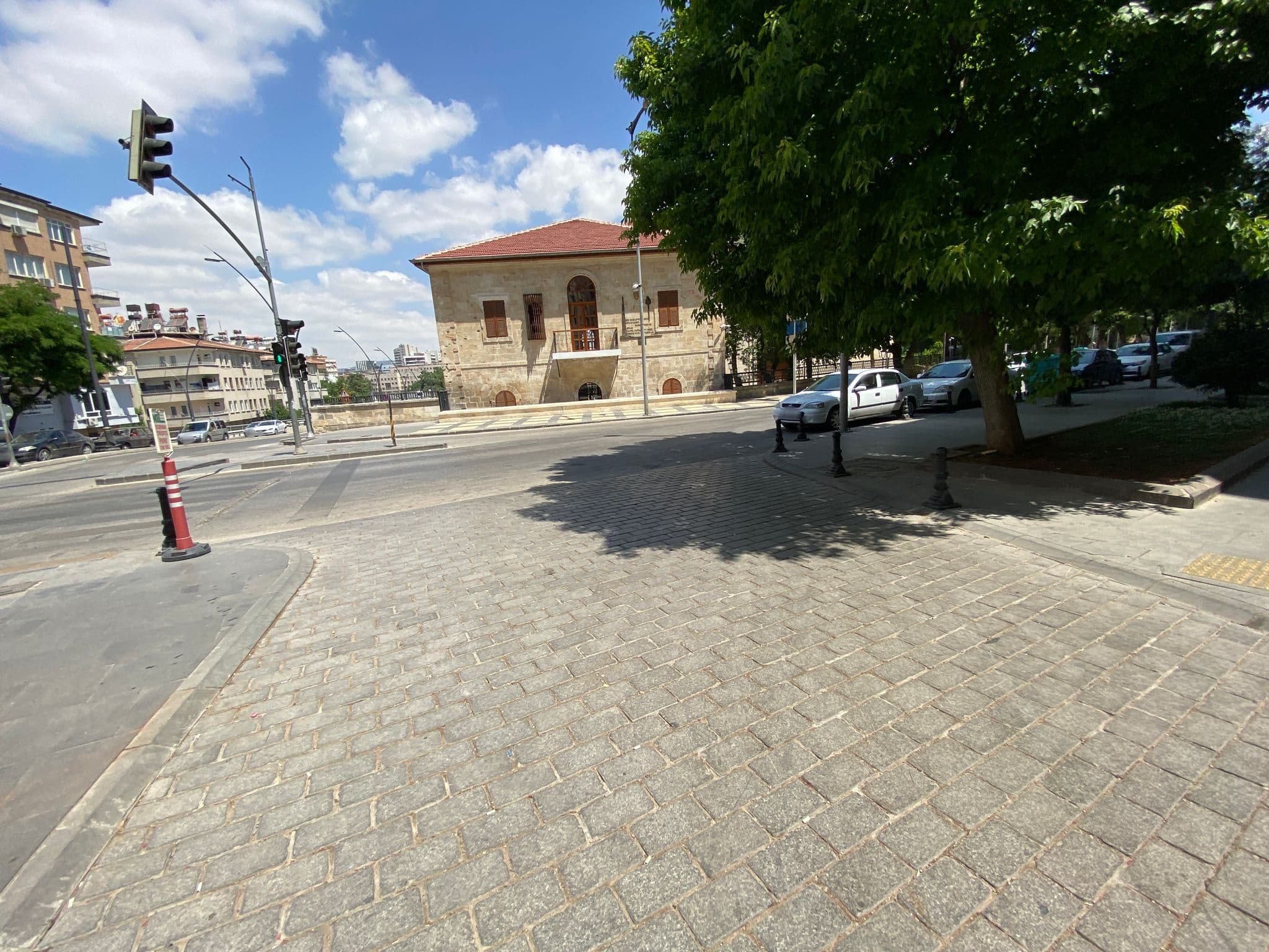 Street view near Nil Hotel, Gaziantep — © asturksever (CC BY-SA · Mapillary)