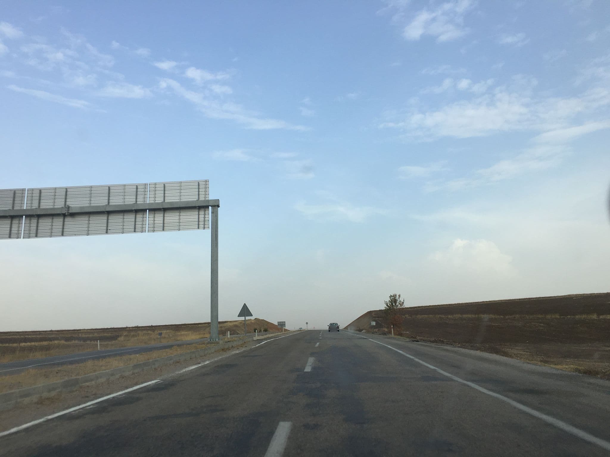 Street view near Gökeşme Köyü, Karakeçili — © empty (CC BY-SA · Mapillary)