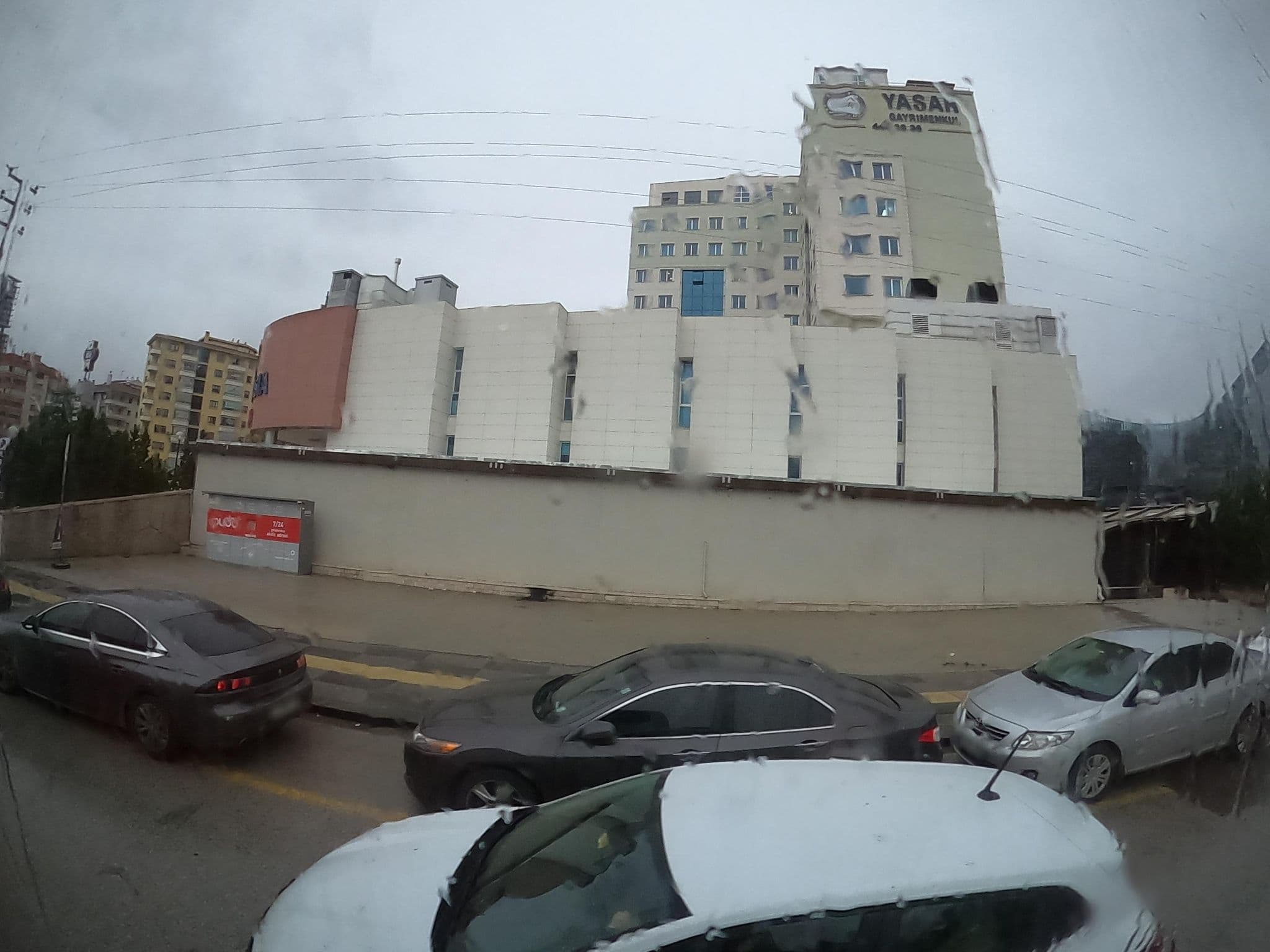 Street view near Greenpark Hotel Şantiyesi, Mebusevleri — © Zafer (CC BY-SA · Mapillary)
