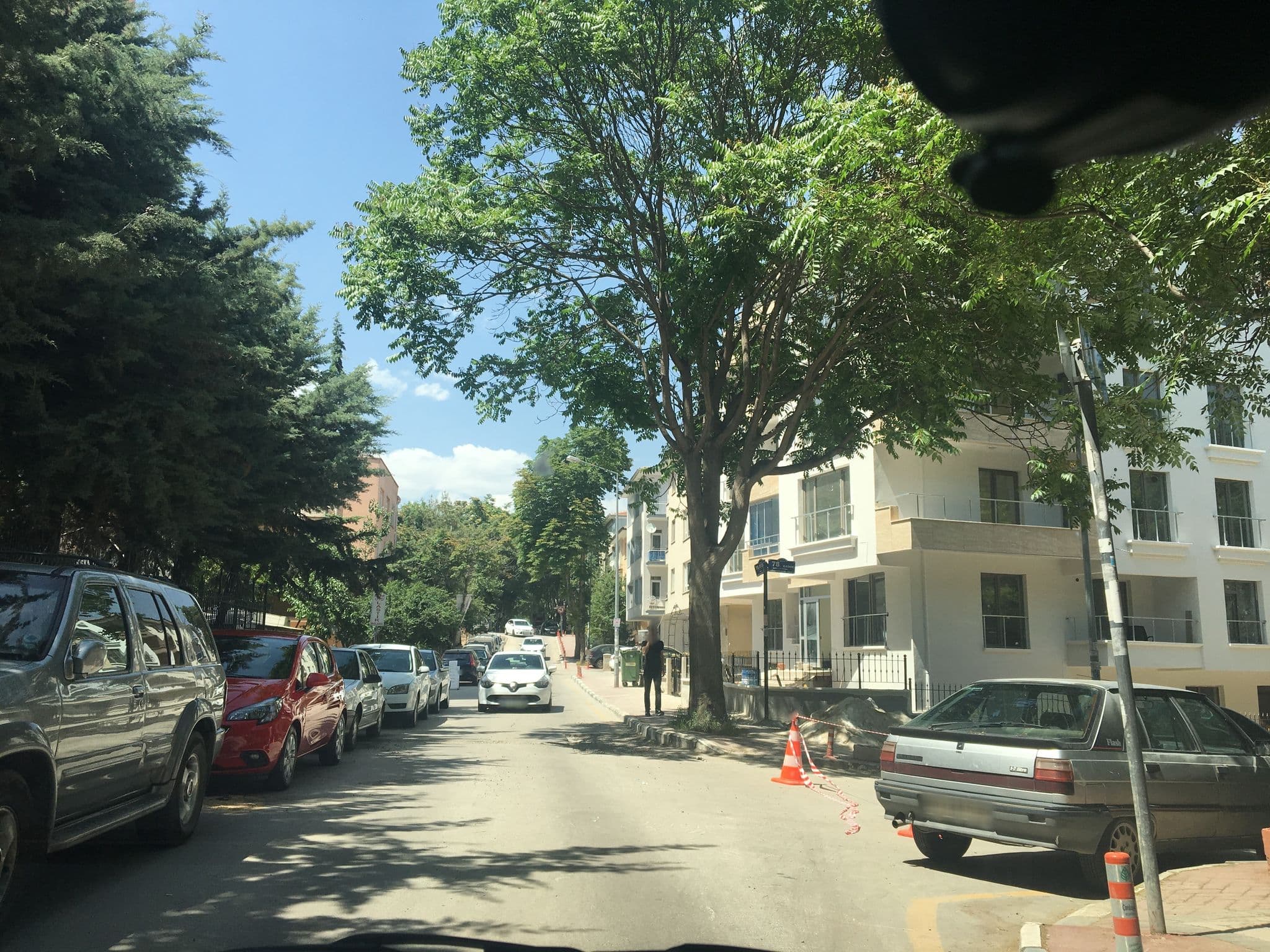Street view near J&W Marriott Otel- Angora Salonu, Mebusevleri — © melodika (CC BY-SA · Mapillary)