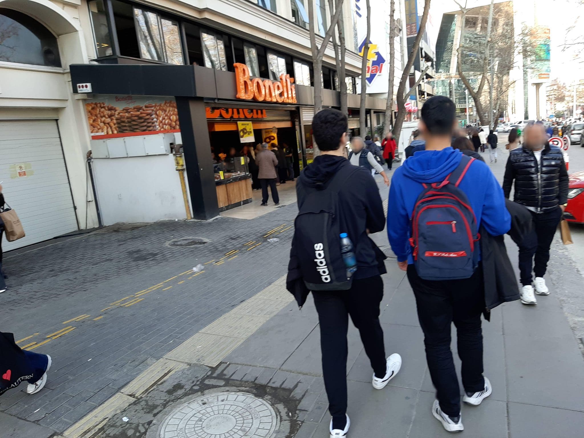 Street view near Yıldırım Suit Apart Otel, Ankara — © BeronTheColossus (CC BY-SA · Mapillary)