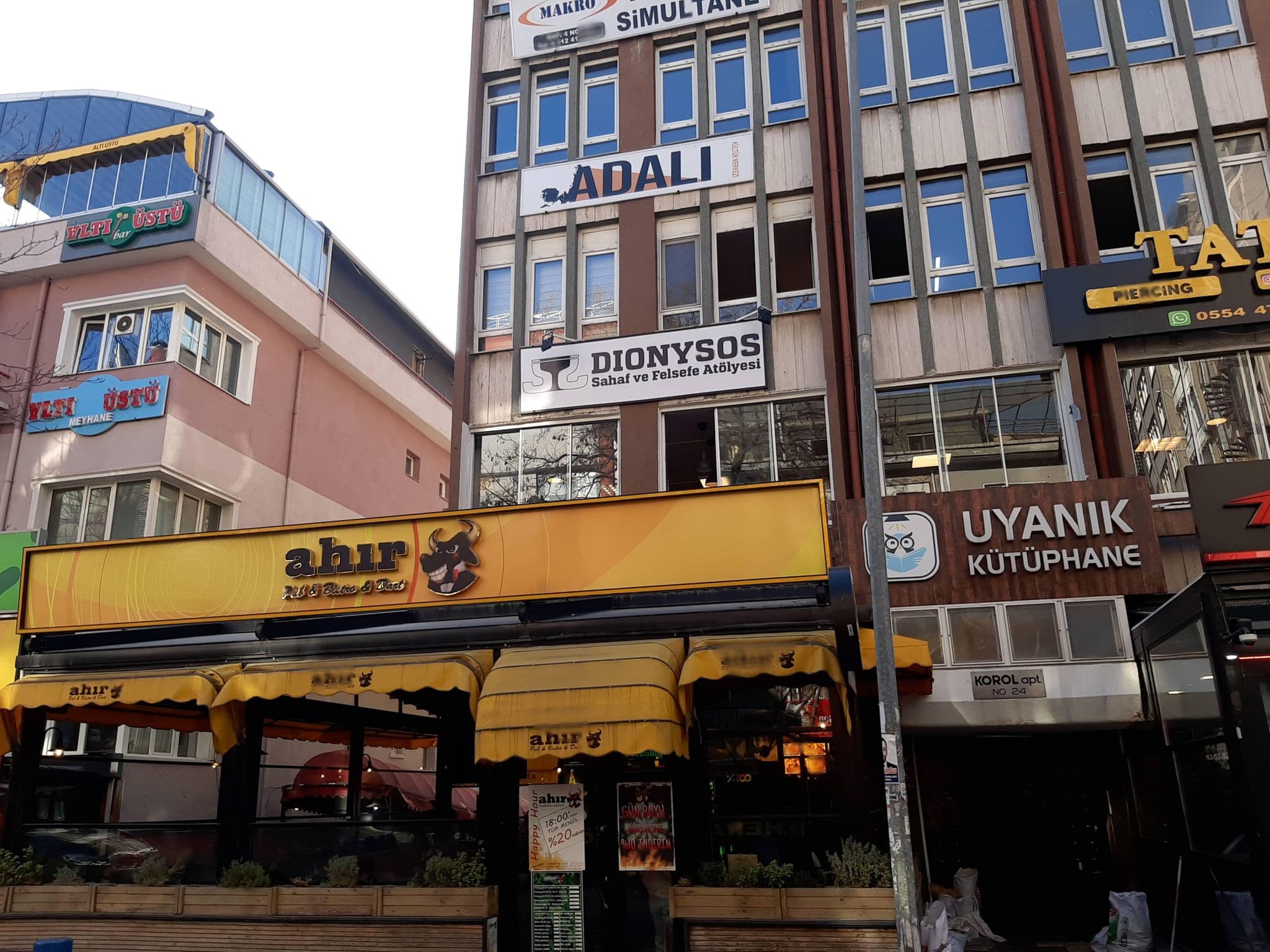 Street view near Kervansaray Convention Center & Spa Hotel, Ankara — © BeronTheColossus (CC BY-SA · Mapillary)