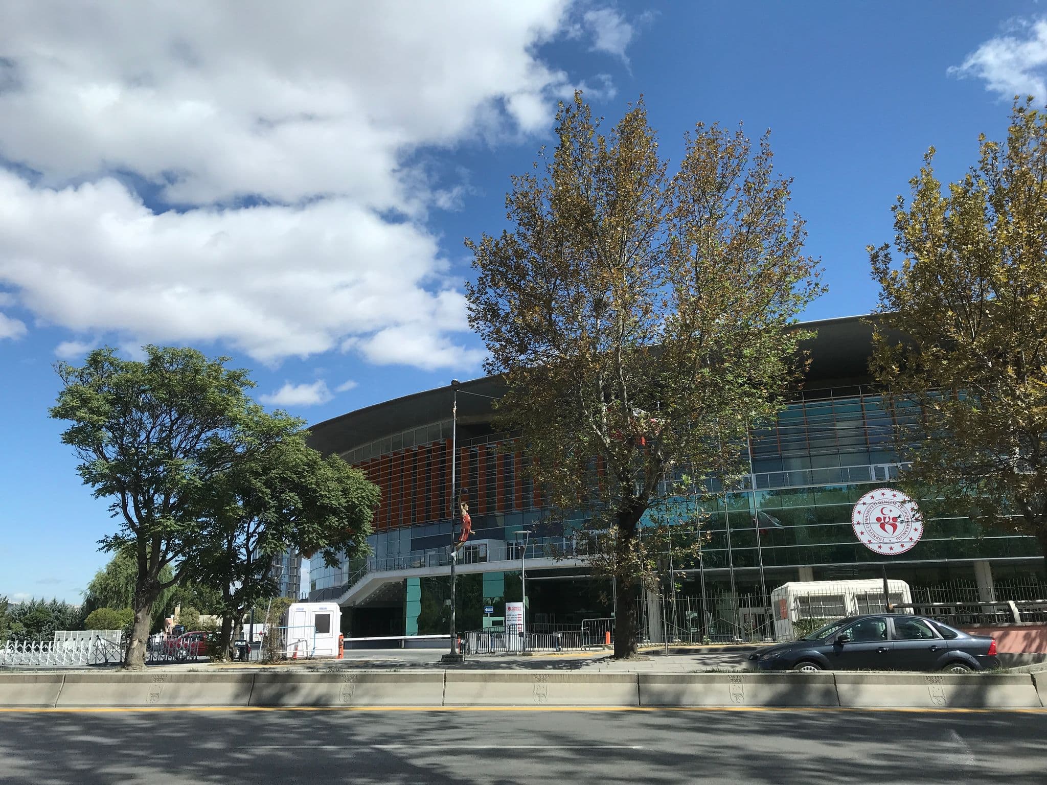 Street view near Ankara Plaza Hotel, Mebusevleri — © hderinoz (CC BY-SA · Mapillary)