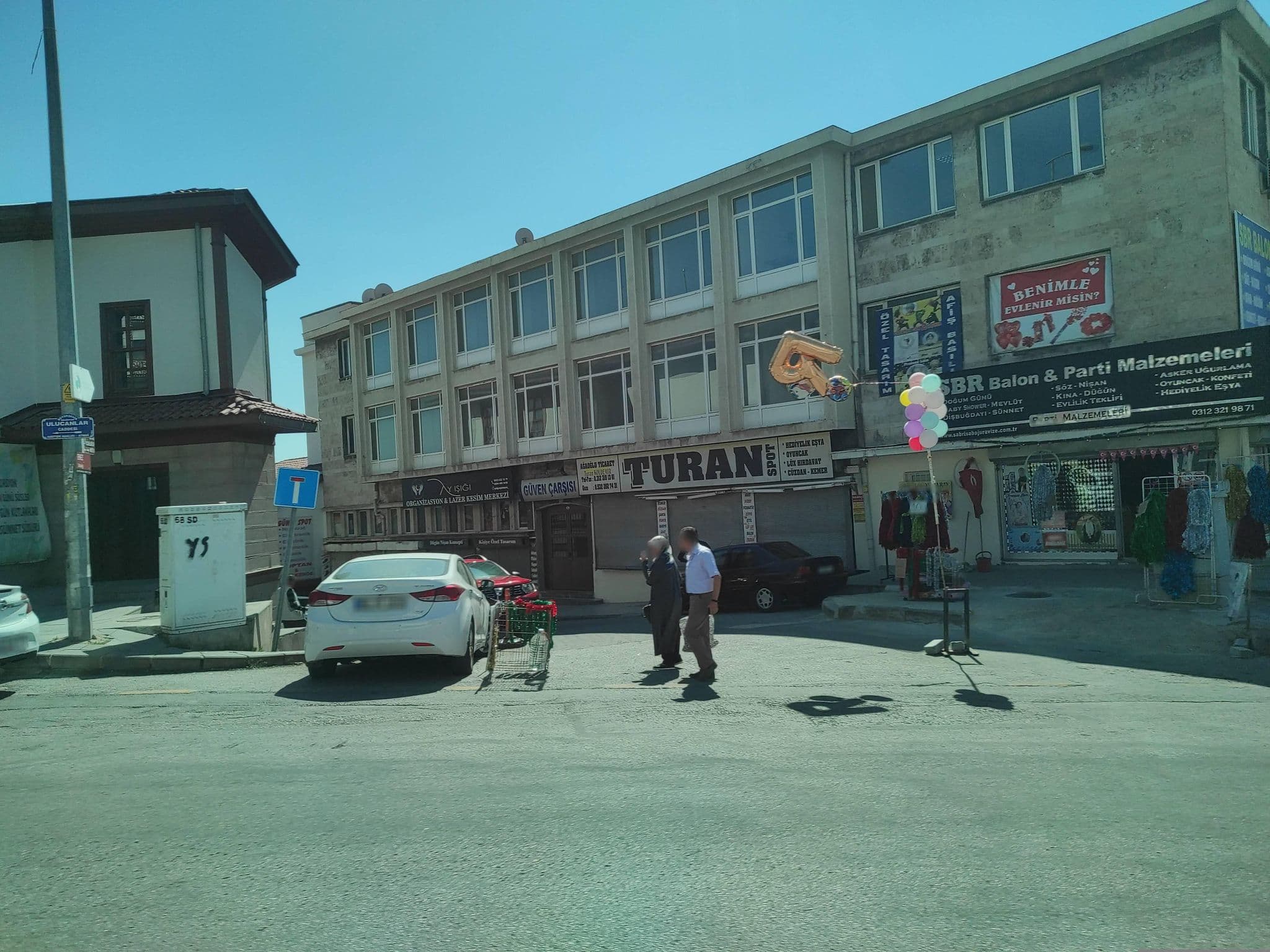 Street view near Ak Otel, Ankara — © AmOosm (CC BY-SA · Mapillary)
