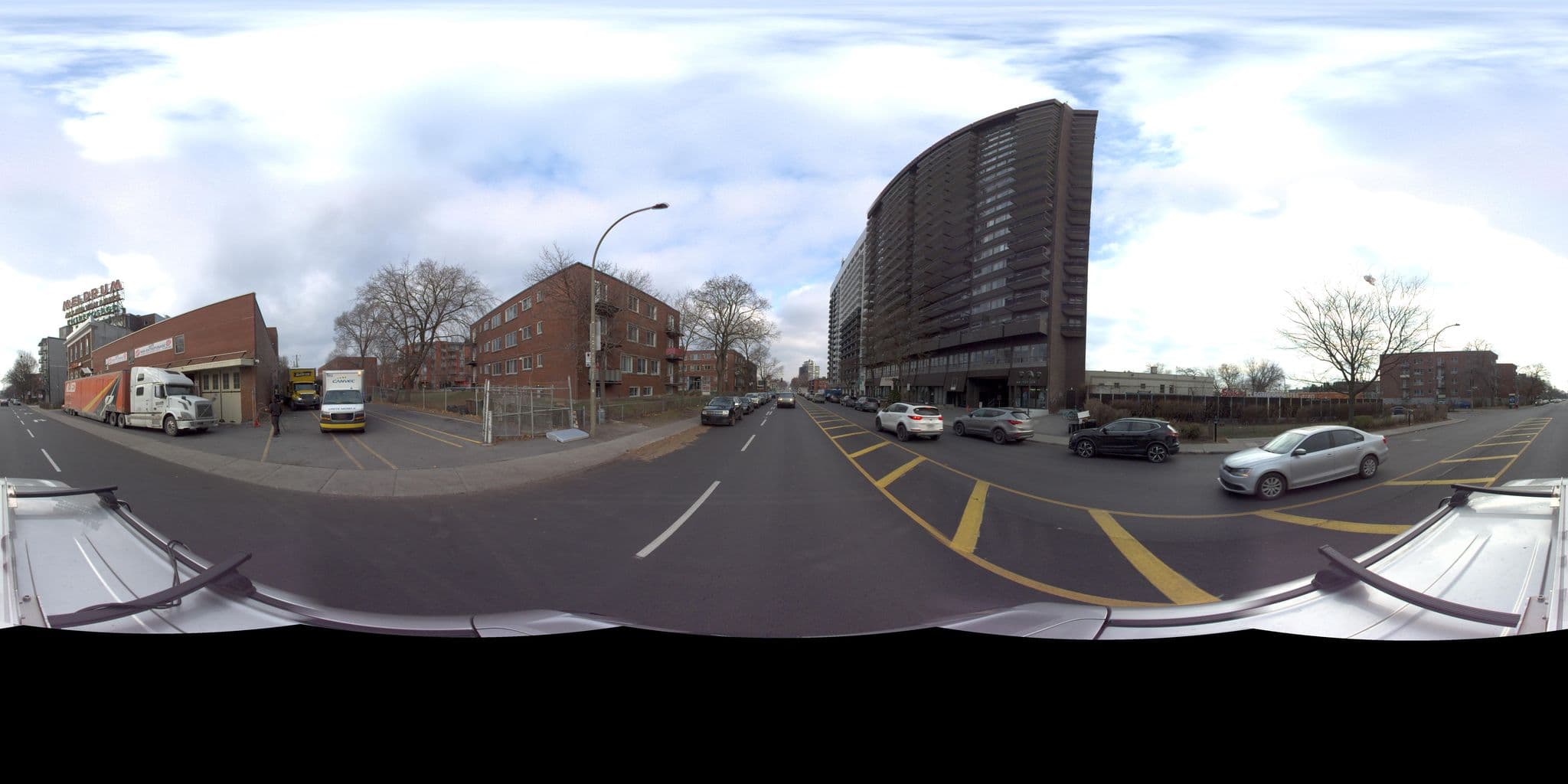 Street view near Le 6630, Montréal-Ouest — © VdM (CC BY-SA · Mapillary)