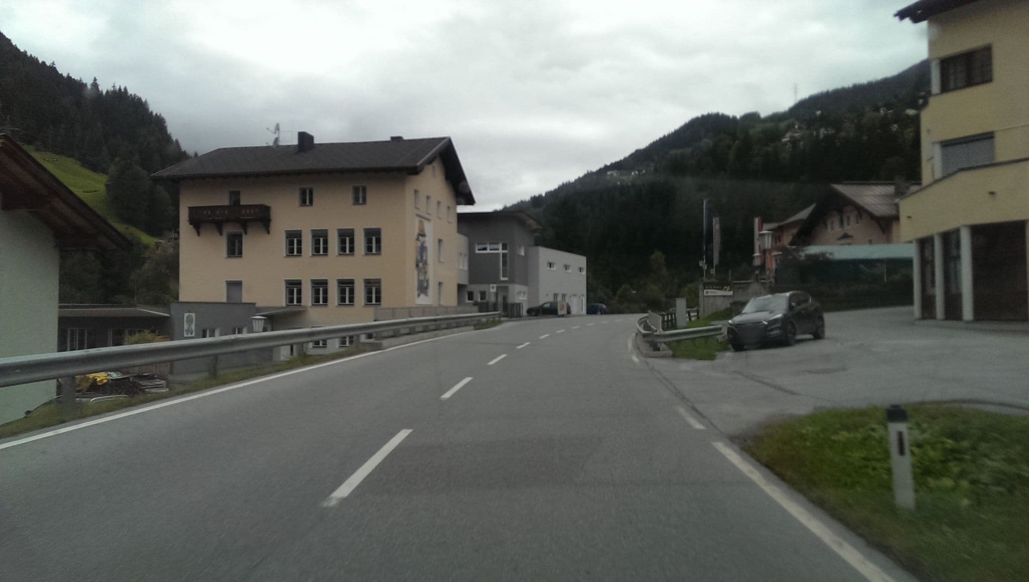 Street view near Pension Haueis, Strengen — © bufonto (CC BY-SA · Mapillary)