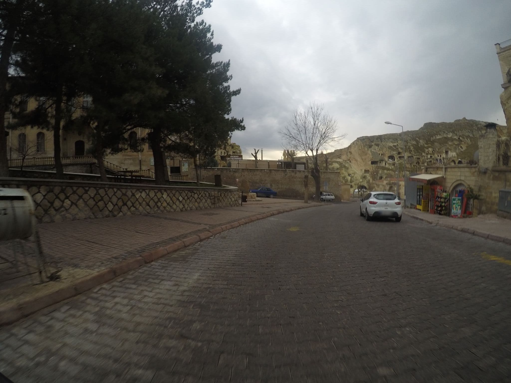 Street view near Urgup Ogretmenevi, Ürgüp — © chrisbeddow (CC BY-SA · Mapillary)