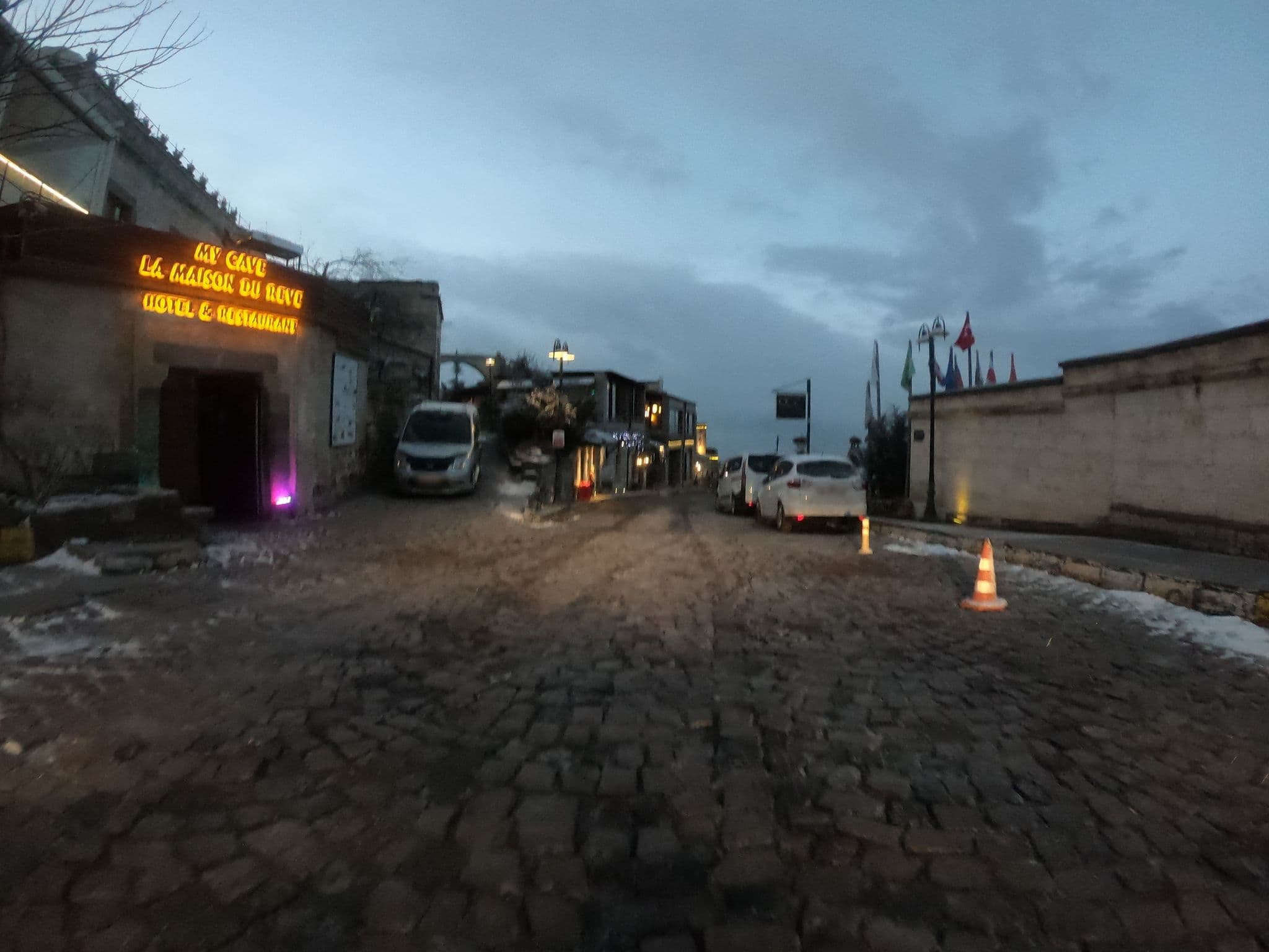 Street view near La Maison Du Reve, Göreme — © chrisbeddow (CC BY-SA · Mapillary)