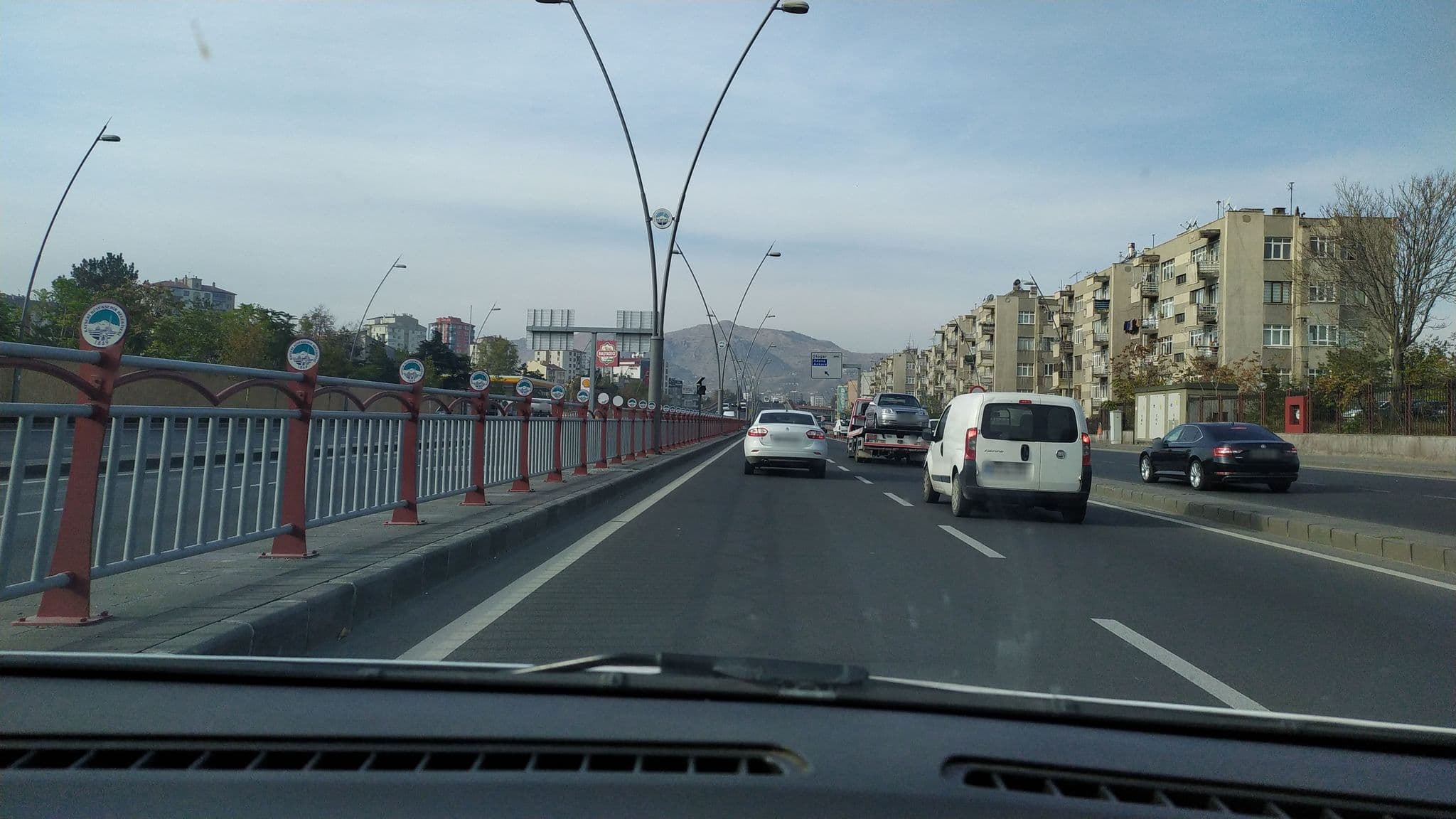 Street view near caddepark Otel, Kayseri — © ozenharun (CC BY-SA · Mapillary)