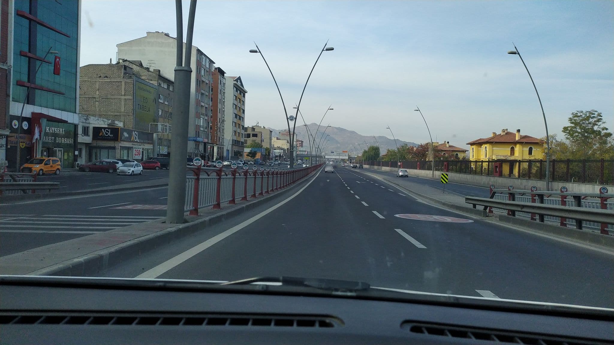 Street view near Emin Koçak Hotel, Kayseri — © ozenharun (CC BY-SA · Mapillary)