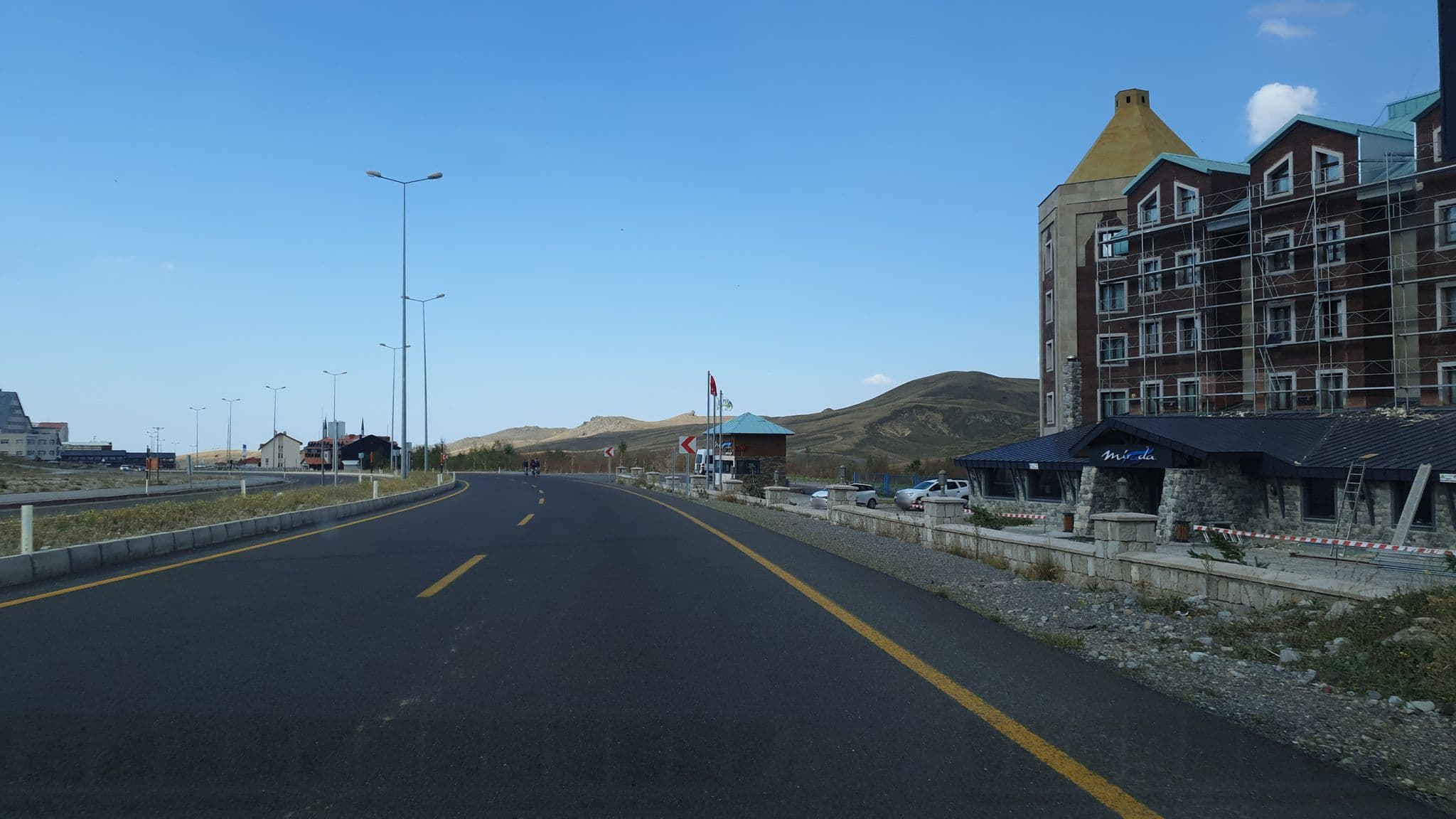 Street view near Mirada Del Lego Hotel Sauna Havuz, Hacılar — © esmerboy (CC BY-SA · Mapillary)