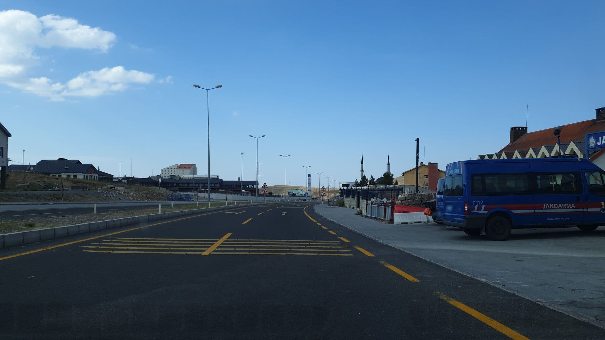 Street view near Erciyes Jandarma Misafirhanesi, Hacılar — © esmerboy (CC BY-SA · Mapillary)