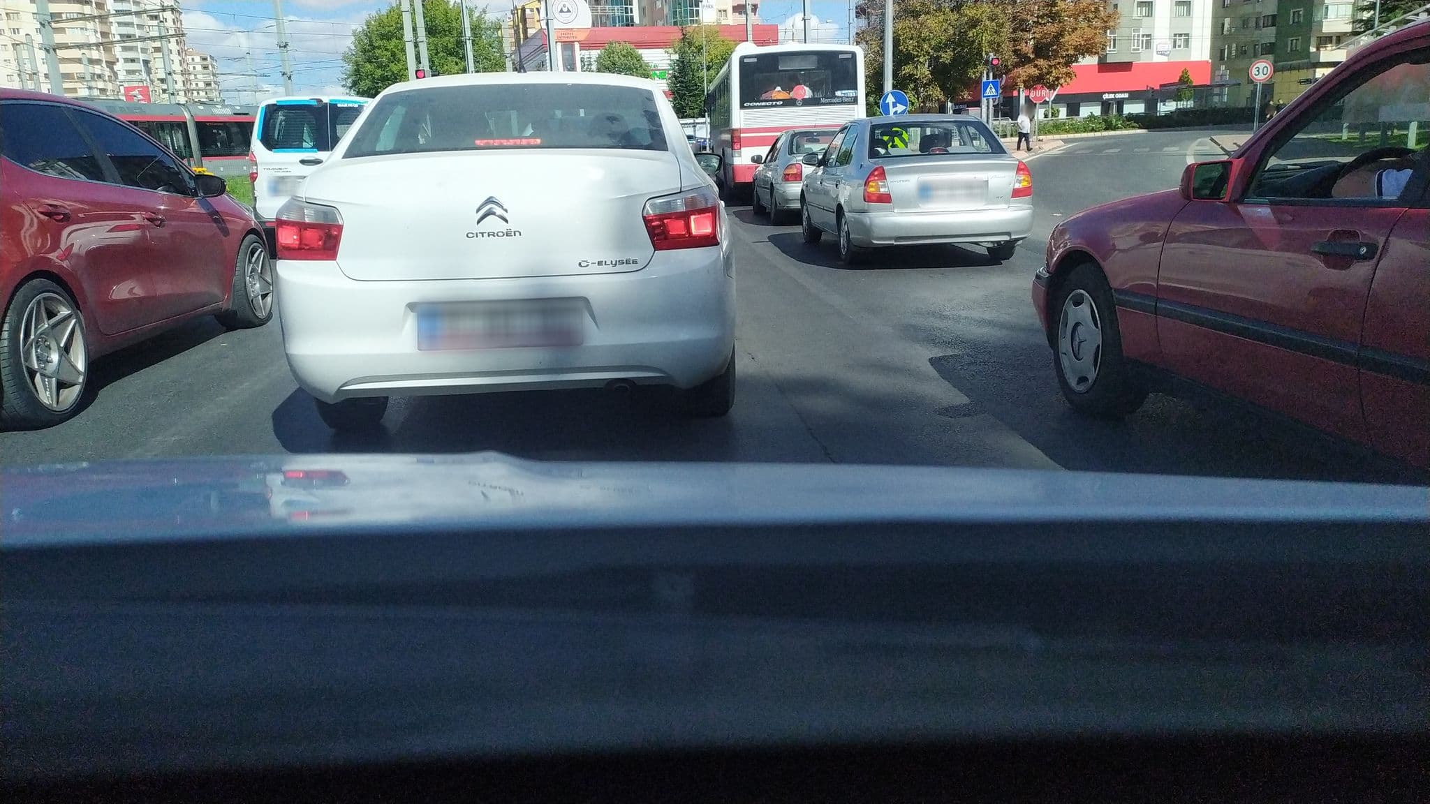 Street view near Magna Hotel Erciyes, Kayseri — © ozenharun (CC BY-SA · Mapillary)