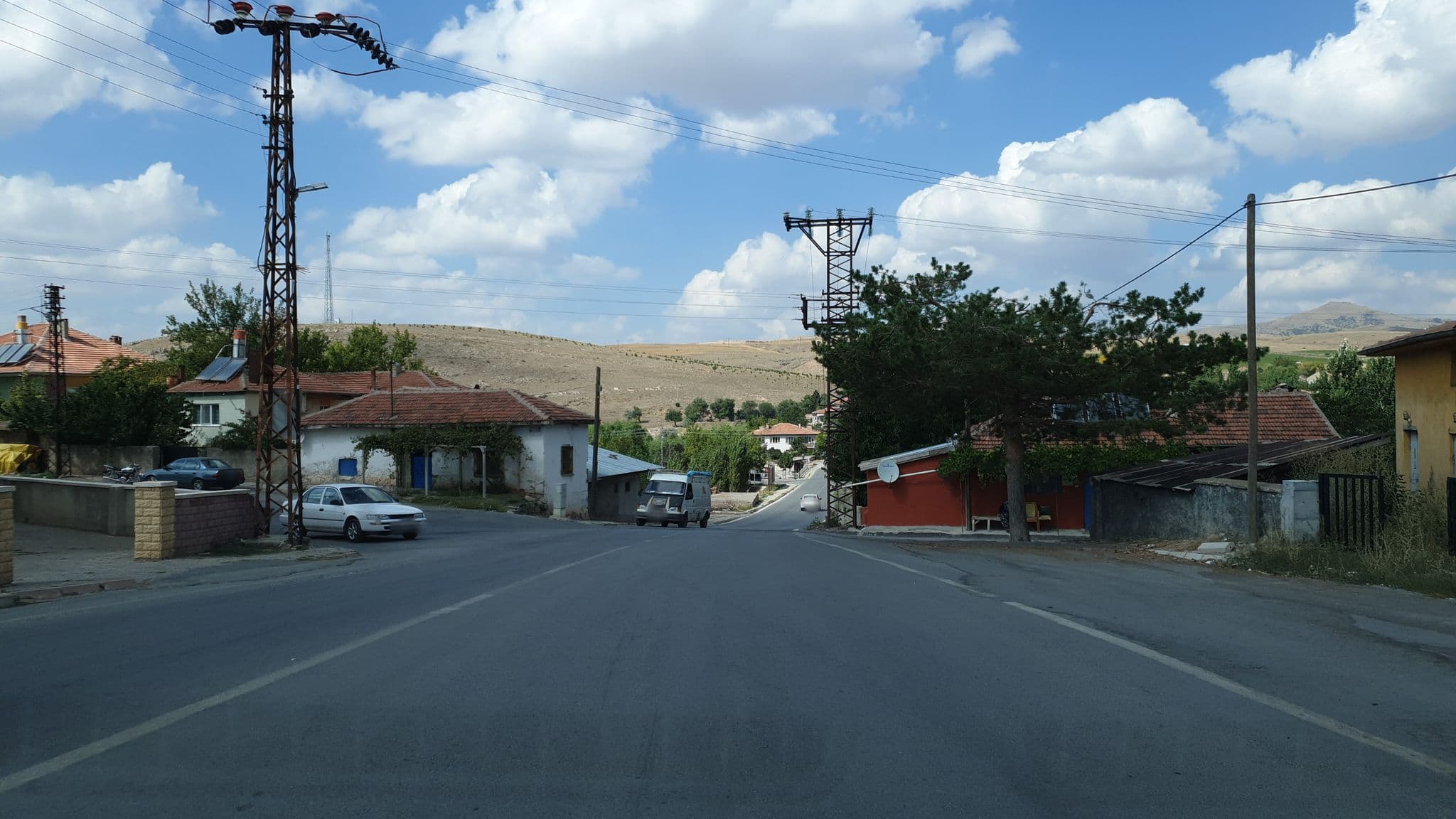 Street view near Felahiye Öğretmenevi, Felahiye — © esmerboy (CC BY-SA · Mapillary)
