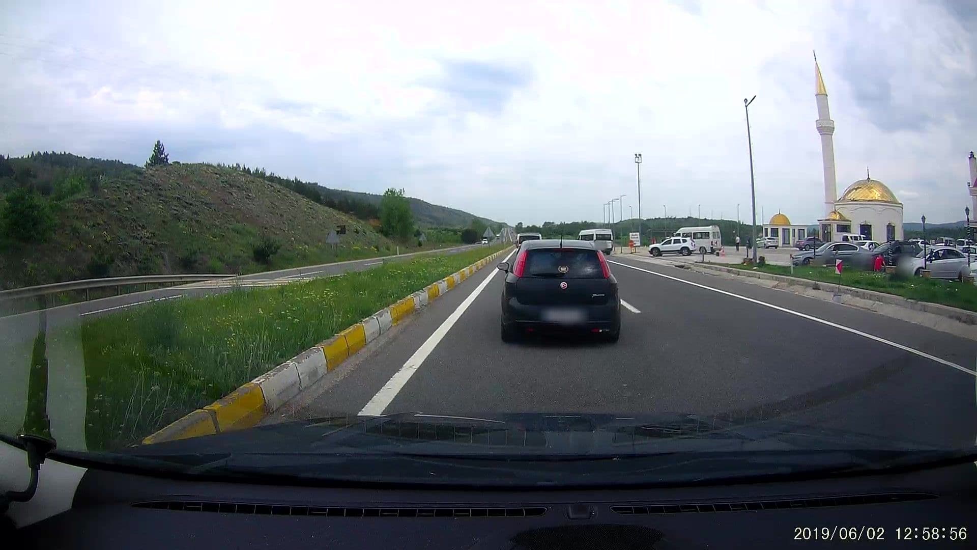Street view near Dudu Konak Otel, Gözyeri — © healixx (CC BY-SA · Mapillary)
