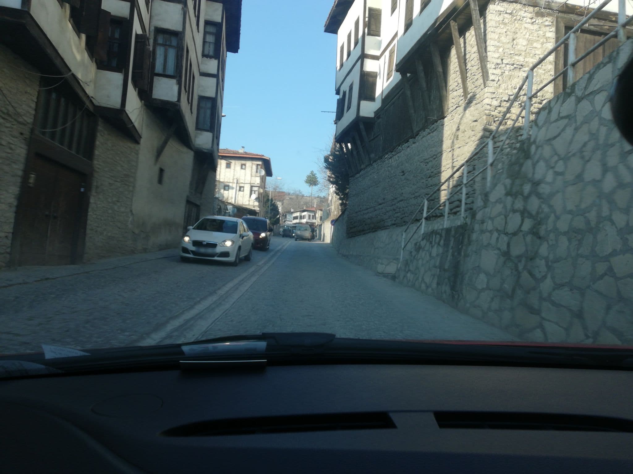 Street view near Emine Hanım Konağı, Safranbolu — © sefaonur (CC BY-SA · Mapillary)