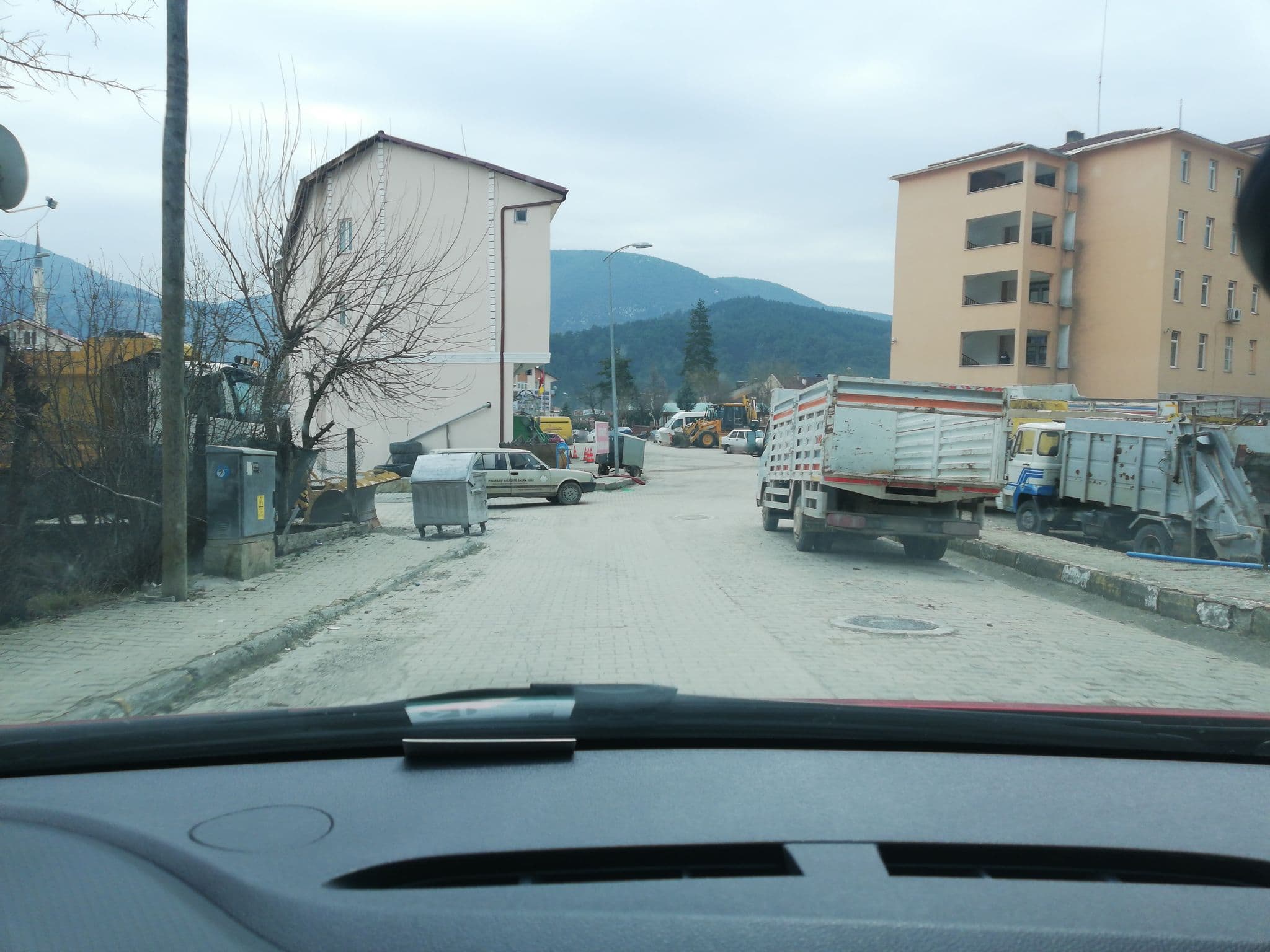 Street view near Barış At Çiftliği ve Spor Merkezi, Azdavay — © sefaonur (CC BY-SA · Mapillary)