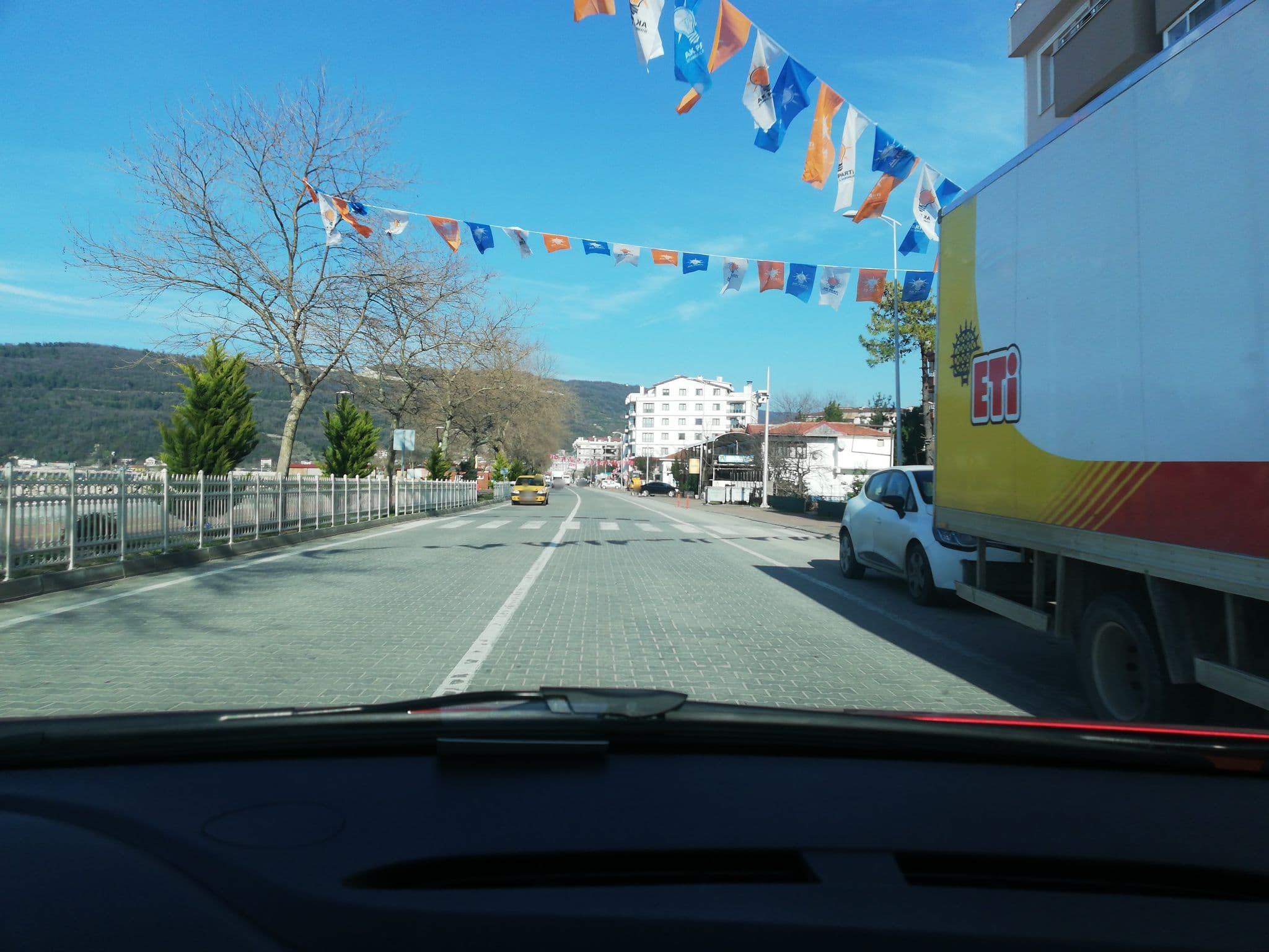 Street view near Sadıkoğlu Pansiyon, Cide — © sefaonur (CC BY-SA · Mapillary)
