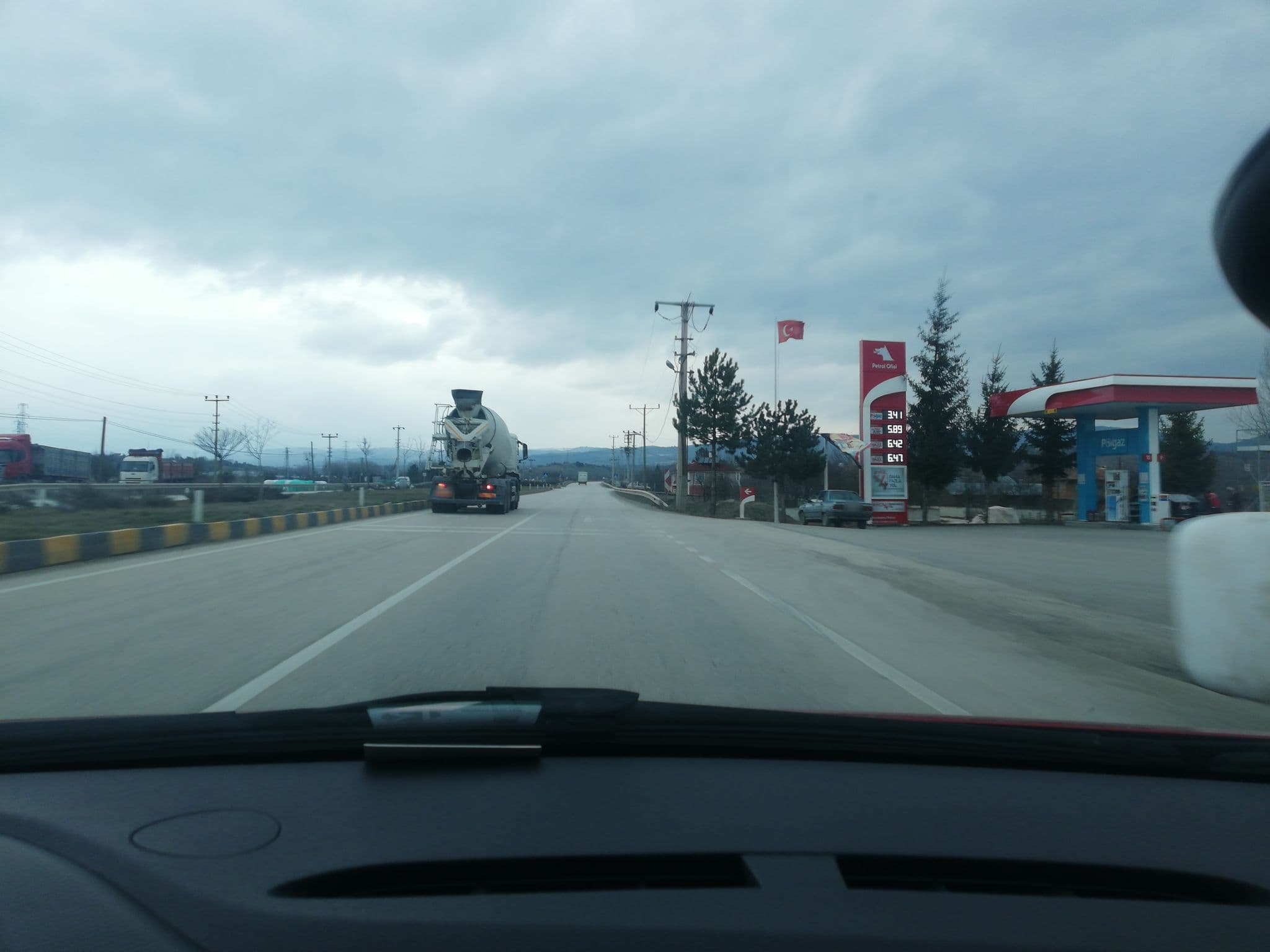 Street view near Karahasan Oteli, Kastamonu — © sefaonur (CC BY-SA · Mapillary)