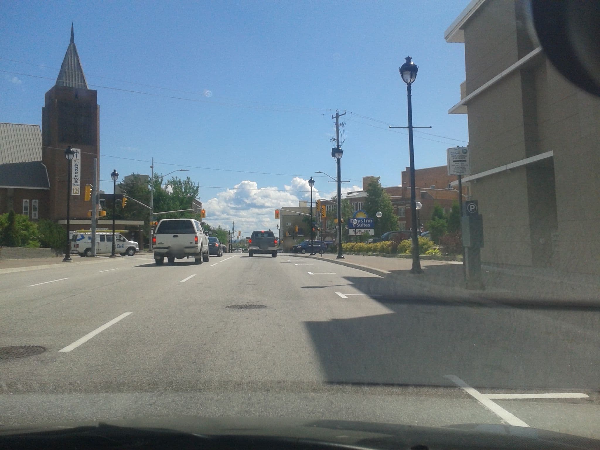 Street view near Days Inn, North Bay — © didymops (CC BY-SA · Mapillary)