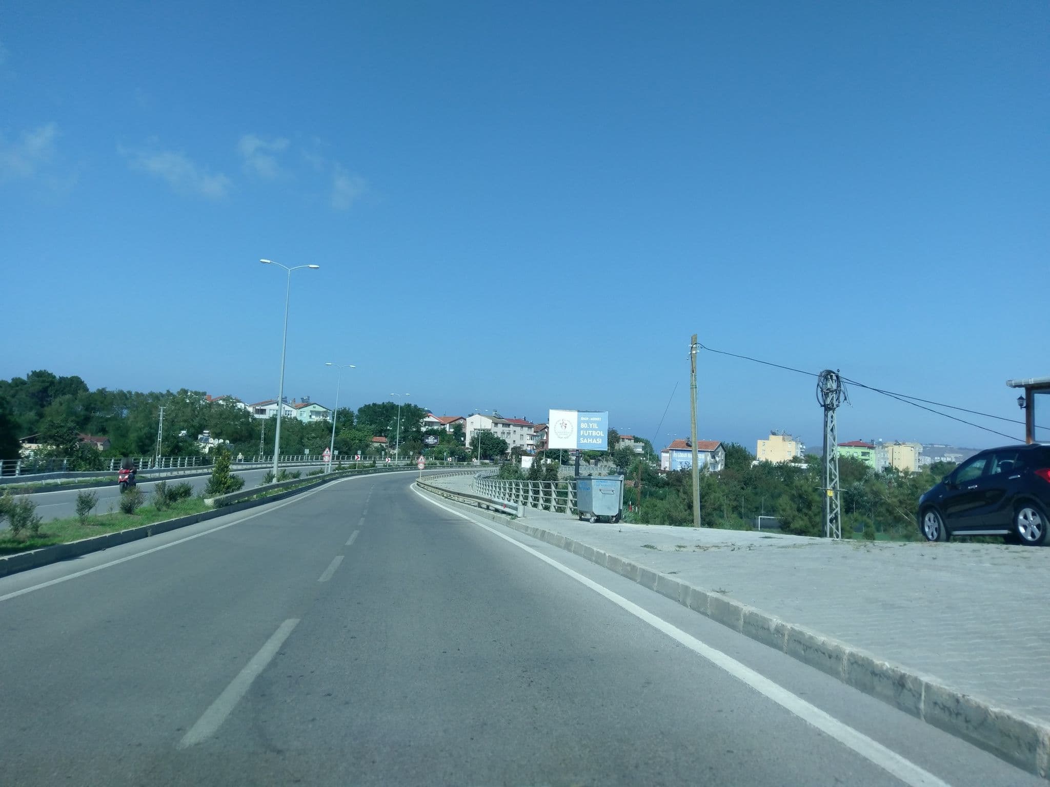 Street view near Demiraylar Aile Pansiyonu, Sinop — © ozkanilyasaksu (CC BY-SA · Mapillary)