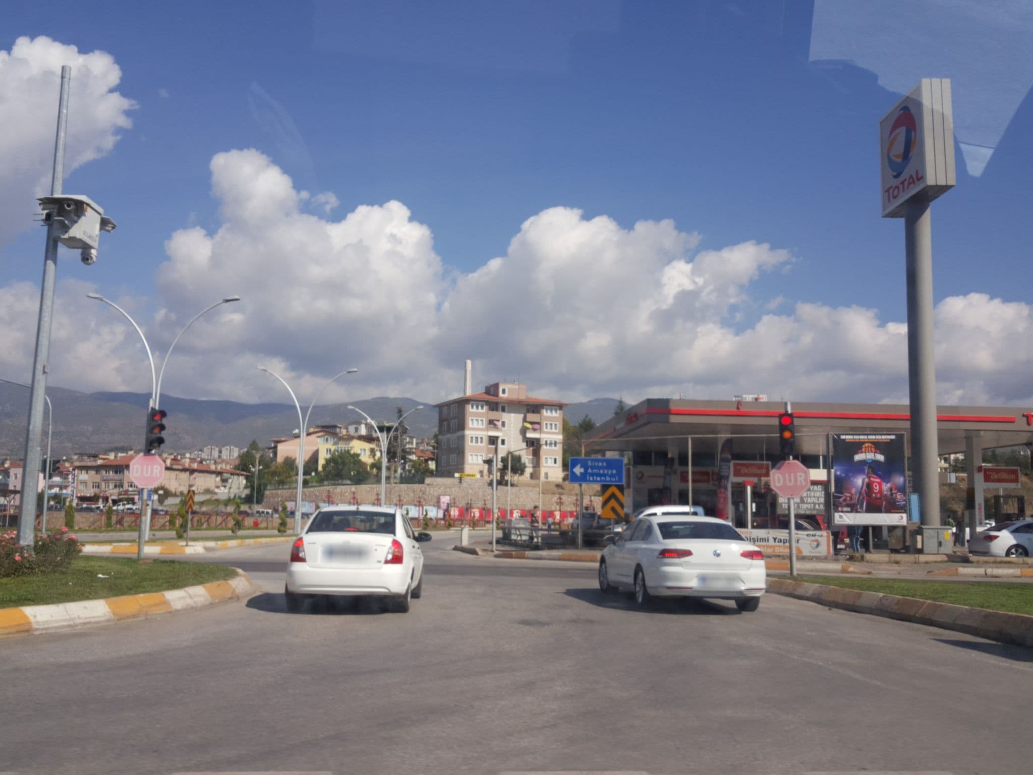 Street view near Tokat Dedaman Otel, Tokat — © aliaktrk52 (CC BY-SA · Mapillary)